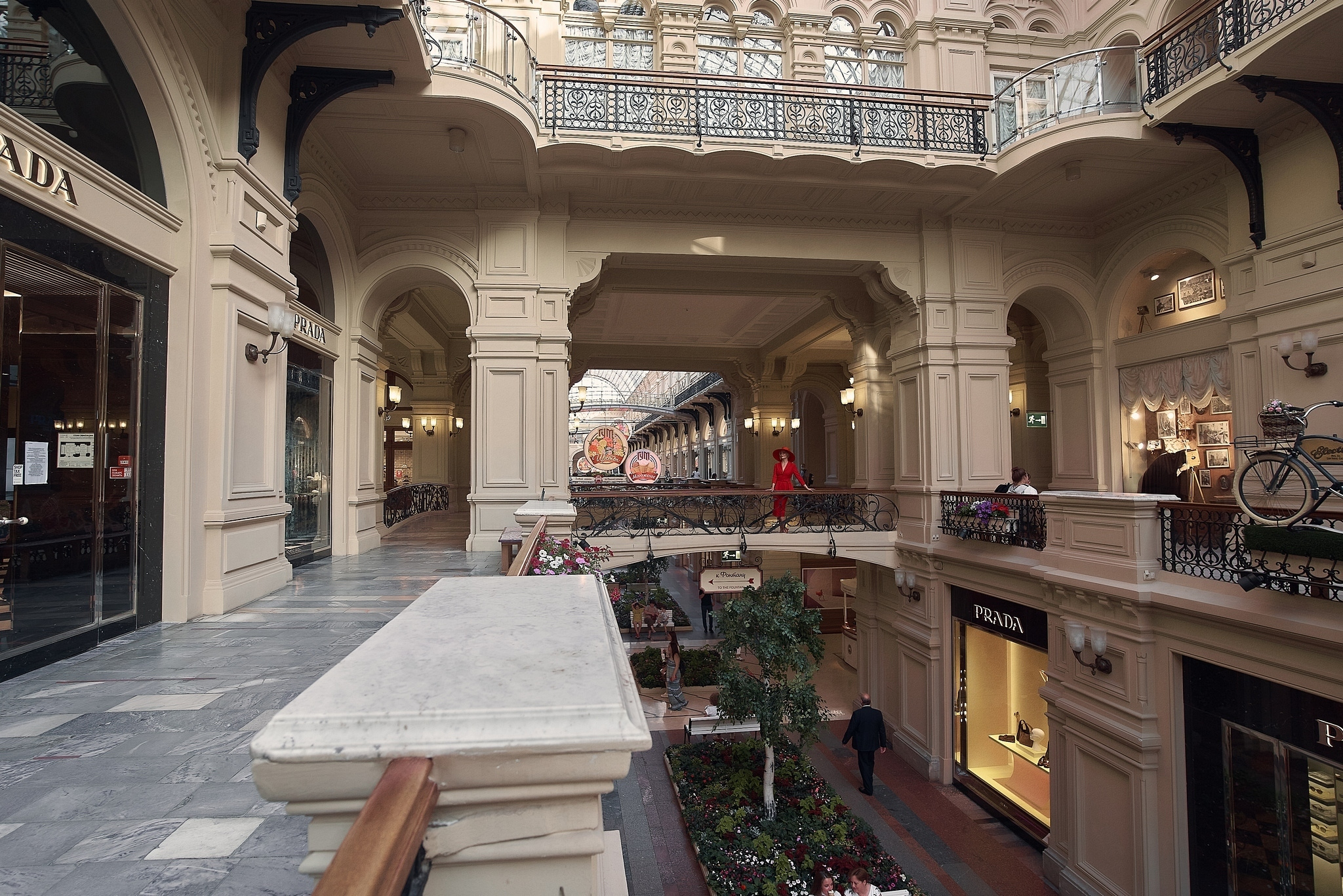 Проект «Красная Москва» с актрисой Анной Чуриной. Фотограф в Москве Сергей Гаварос