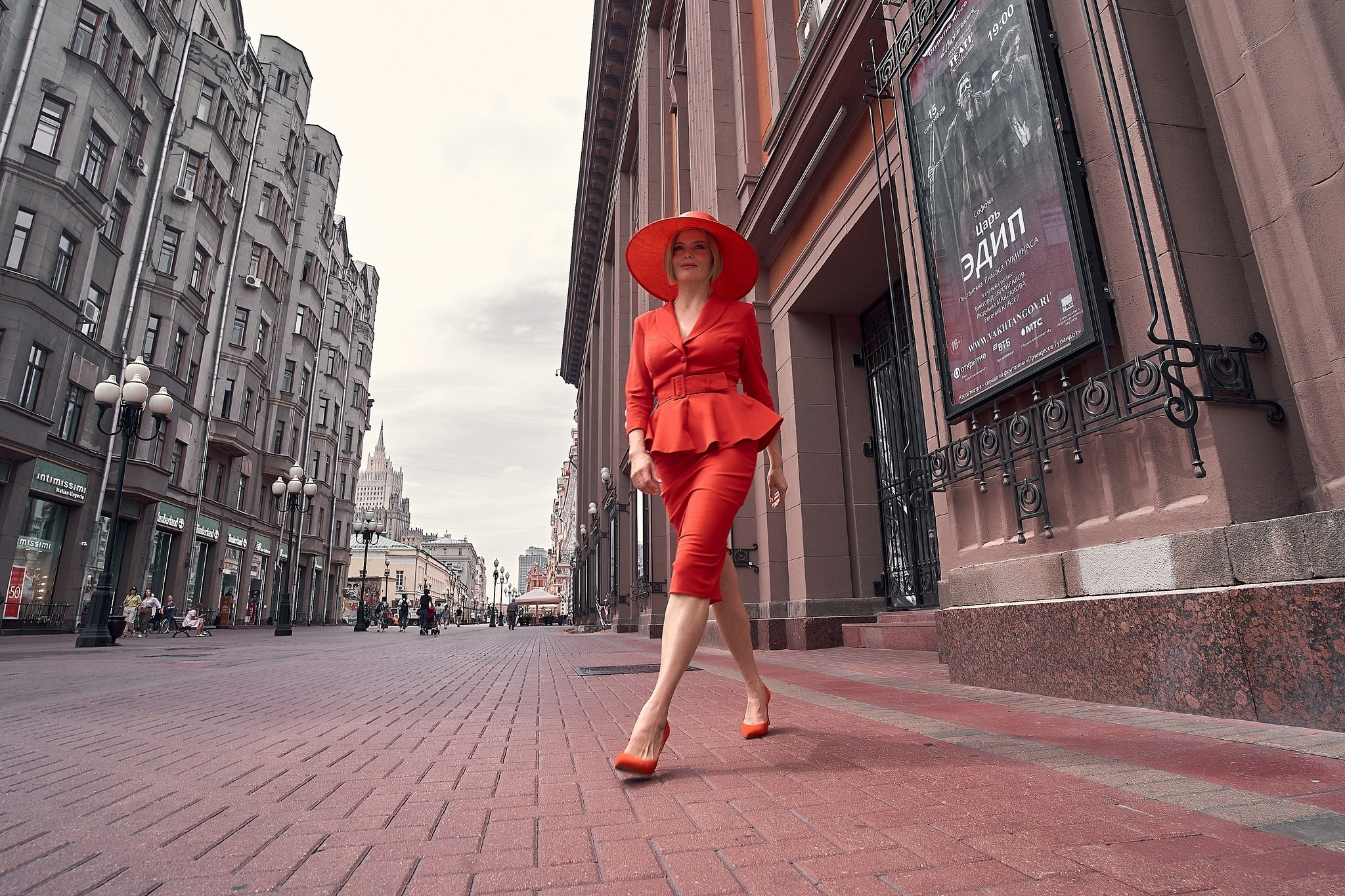 Проект «Красная Москва» с актрисой Анной Чуриной. Фотограф в Москве Сергей Гаварос