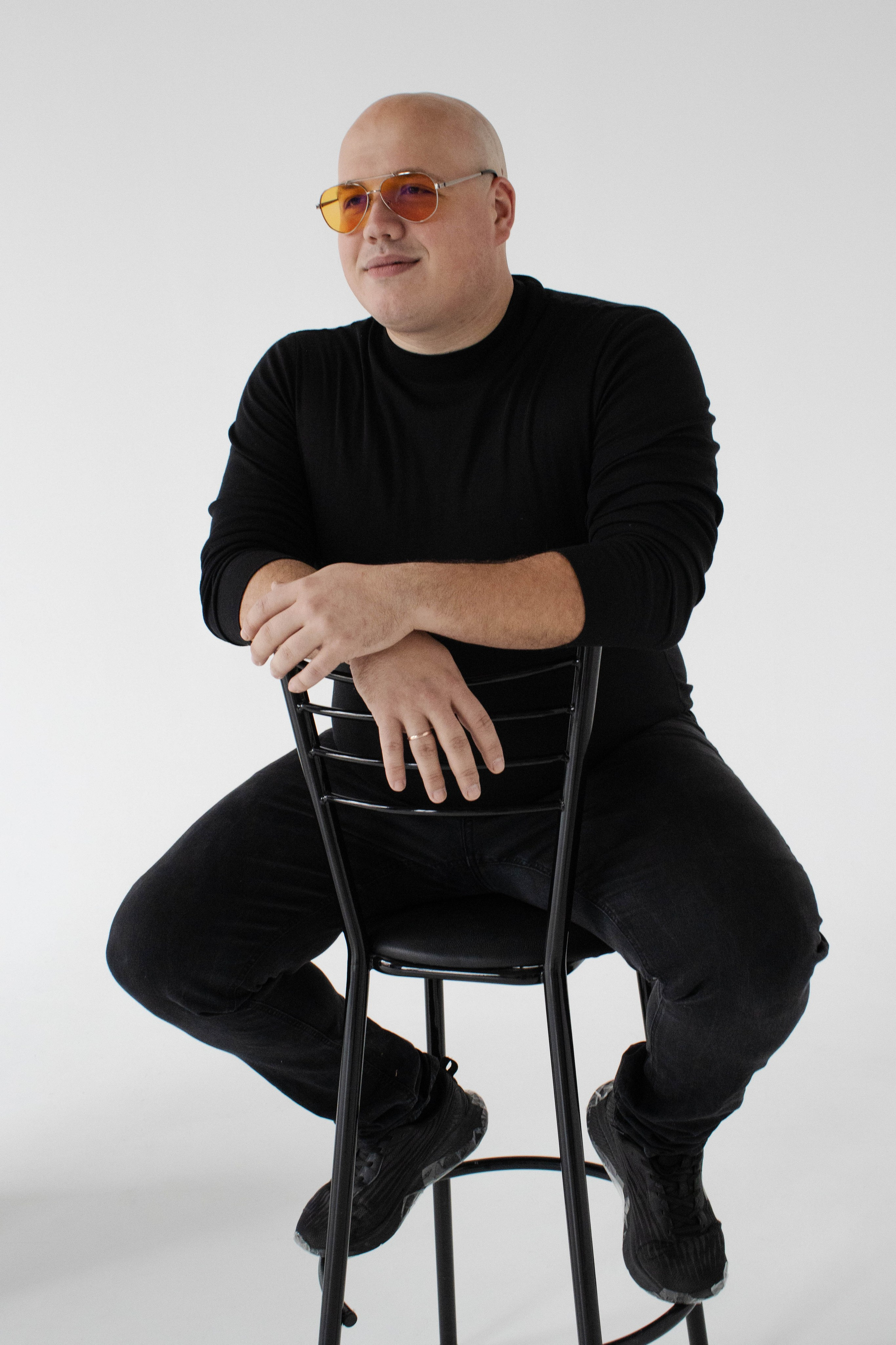 СТУДИЯ. Уличный фотограф Города N