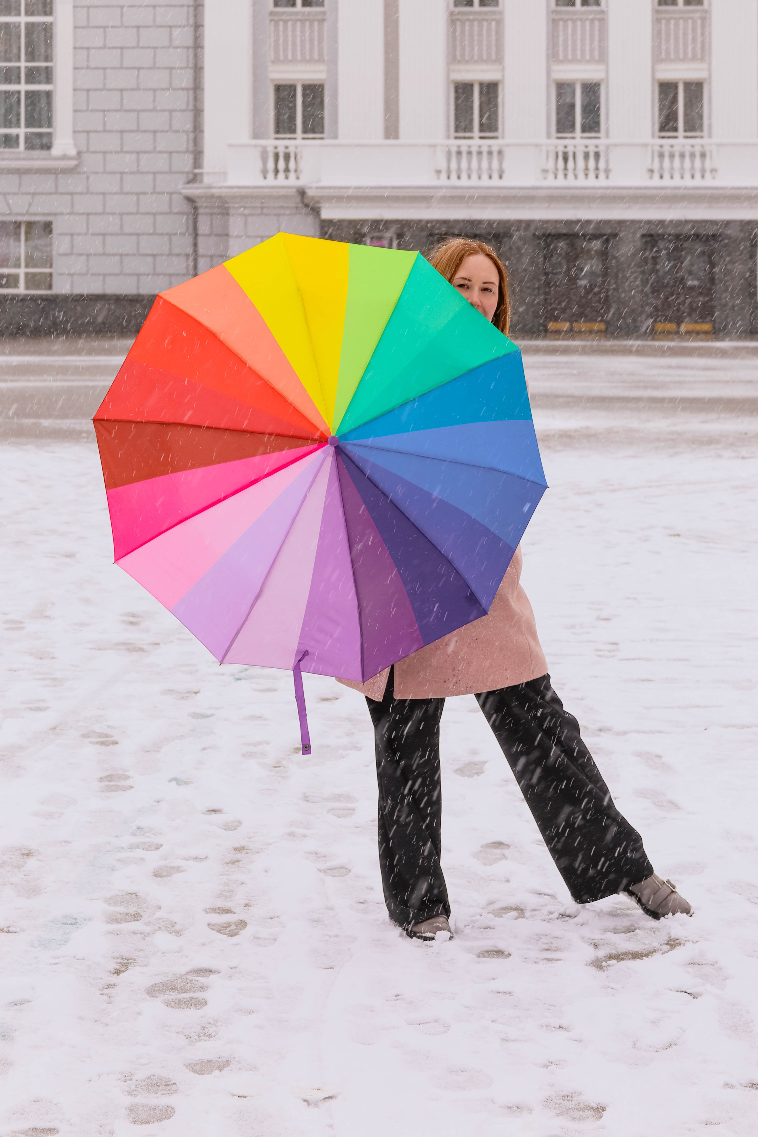 Маша с зонтиком. Фотограф Пермь. Фотосессия в фотостудии Перми и на свежем воздухе