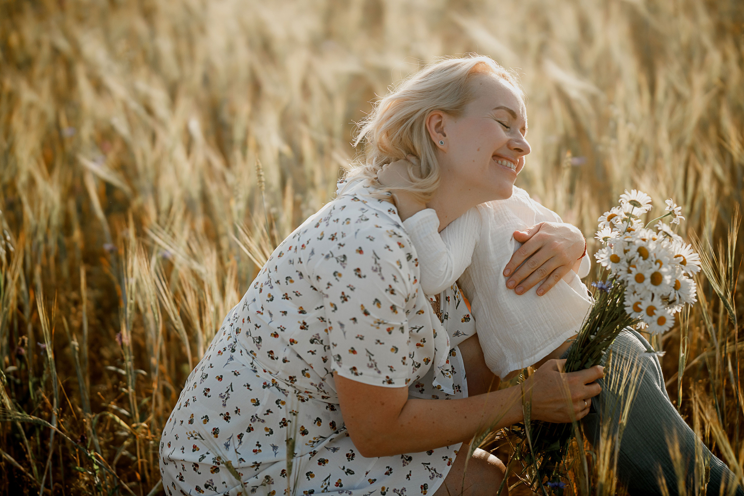 Глеб, Лена, Лев и Родя в полях. Пухова Татьяна фотограф в Перми