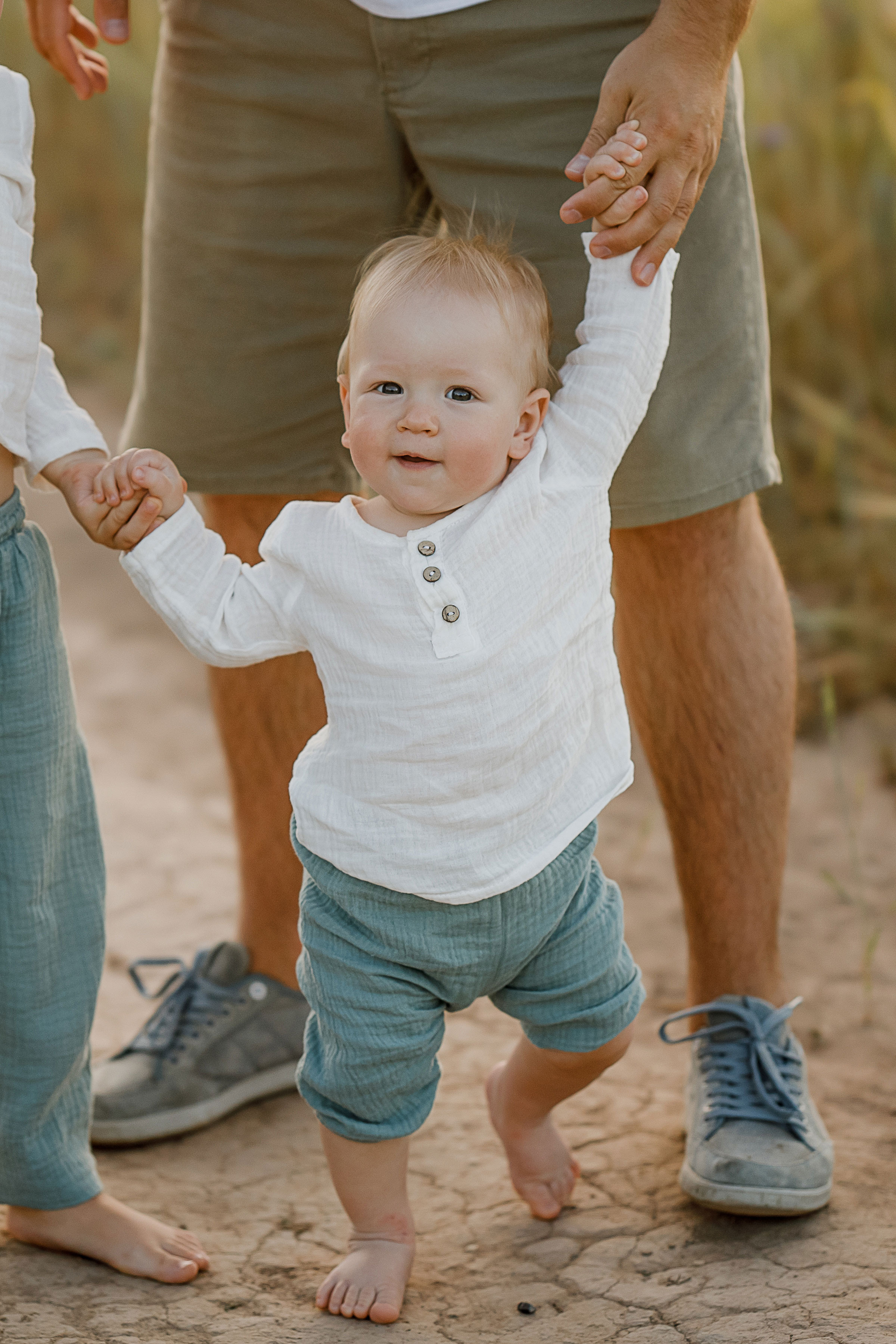 Глеб, Лена, Лев и Родя в полях. Пухова Татьяна фотограф в Перми