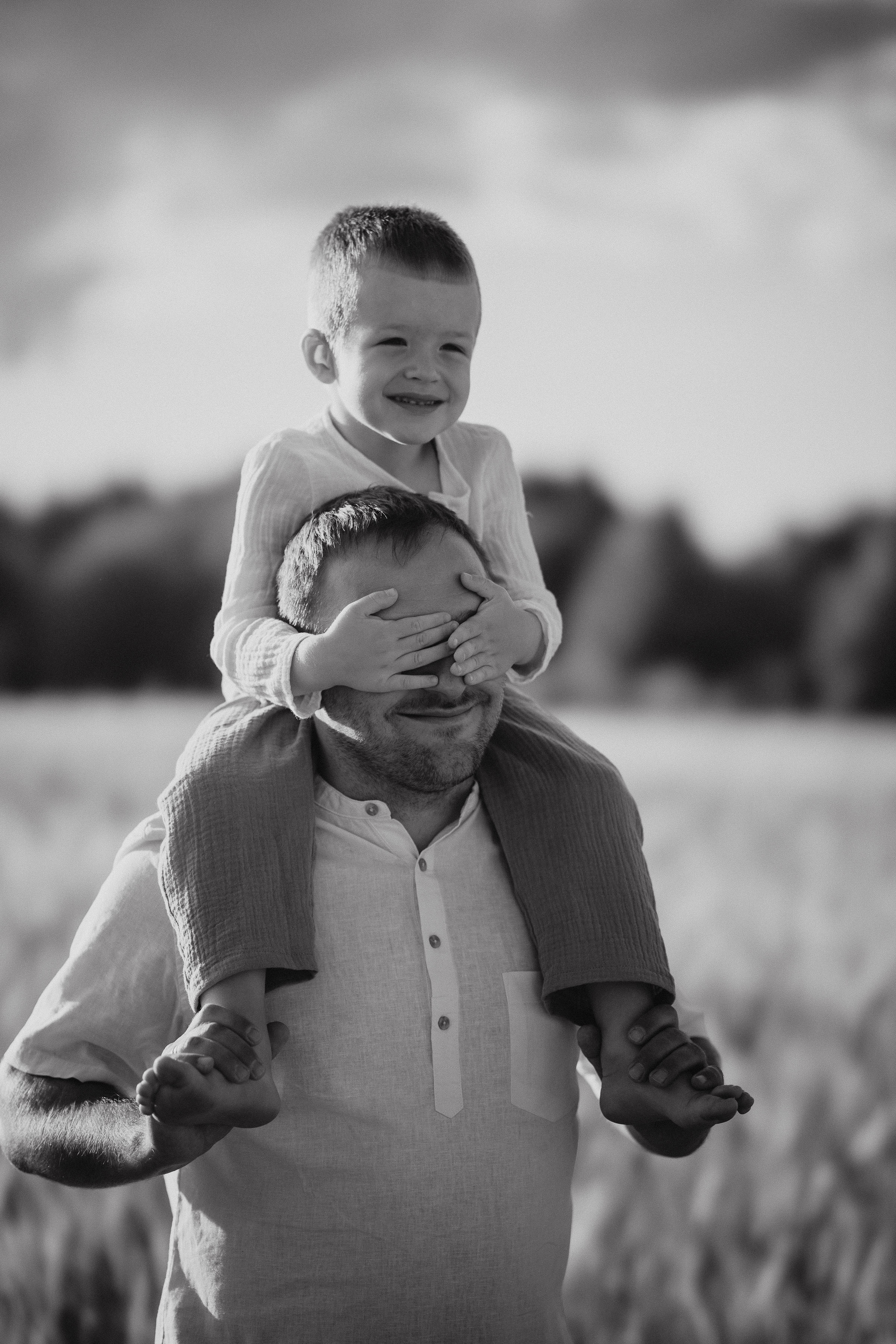 Глеб, Лена, Лев и Родя в полях. Пухова Татьяна фотограф в Перми