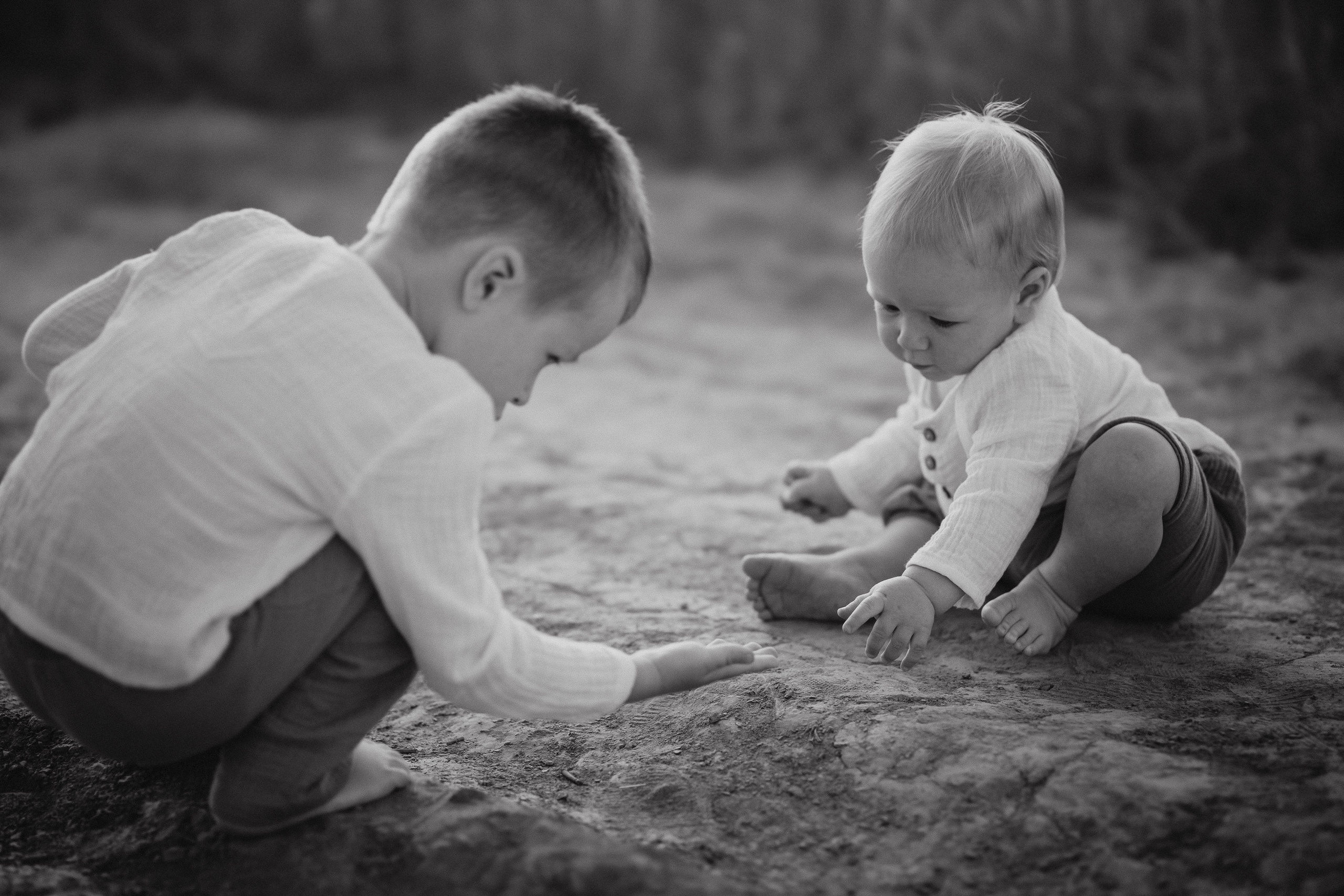 Глеб, Лена, Лев и Родя в полях. Пухова Татьяна фотограф в Перми