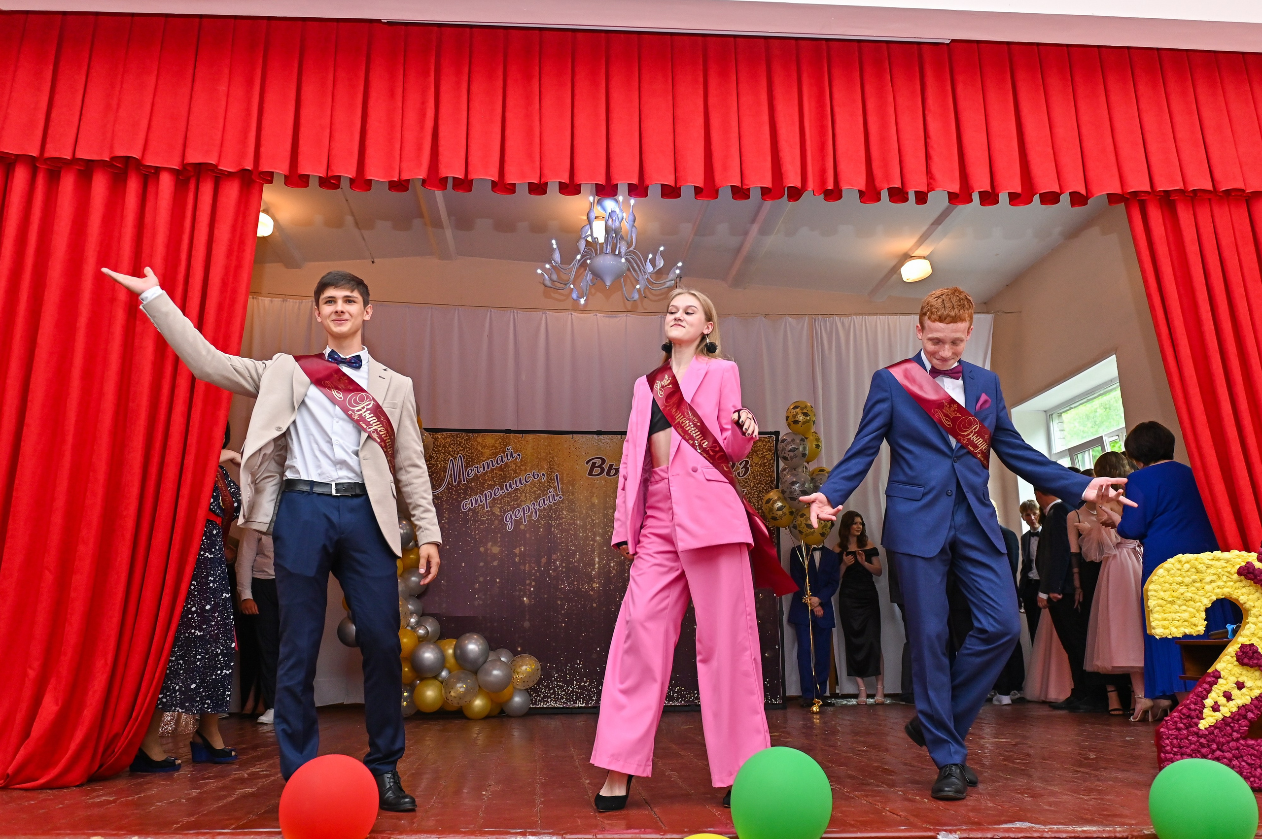 Выпускной школа 48. Семейный и свадебный фотограф во Владивостоке