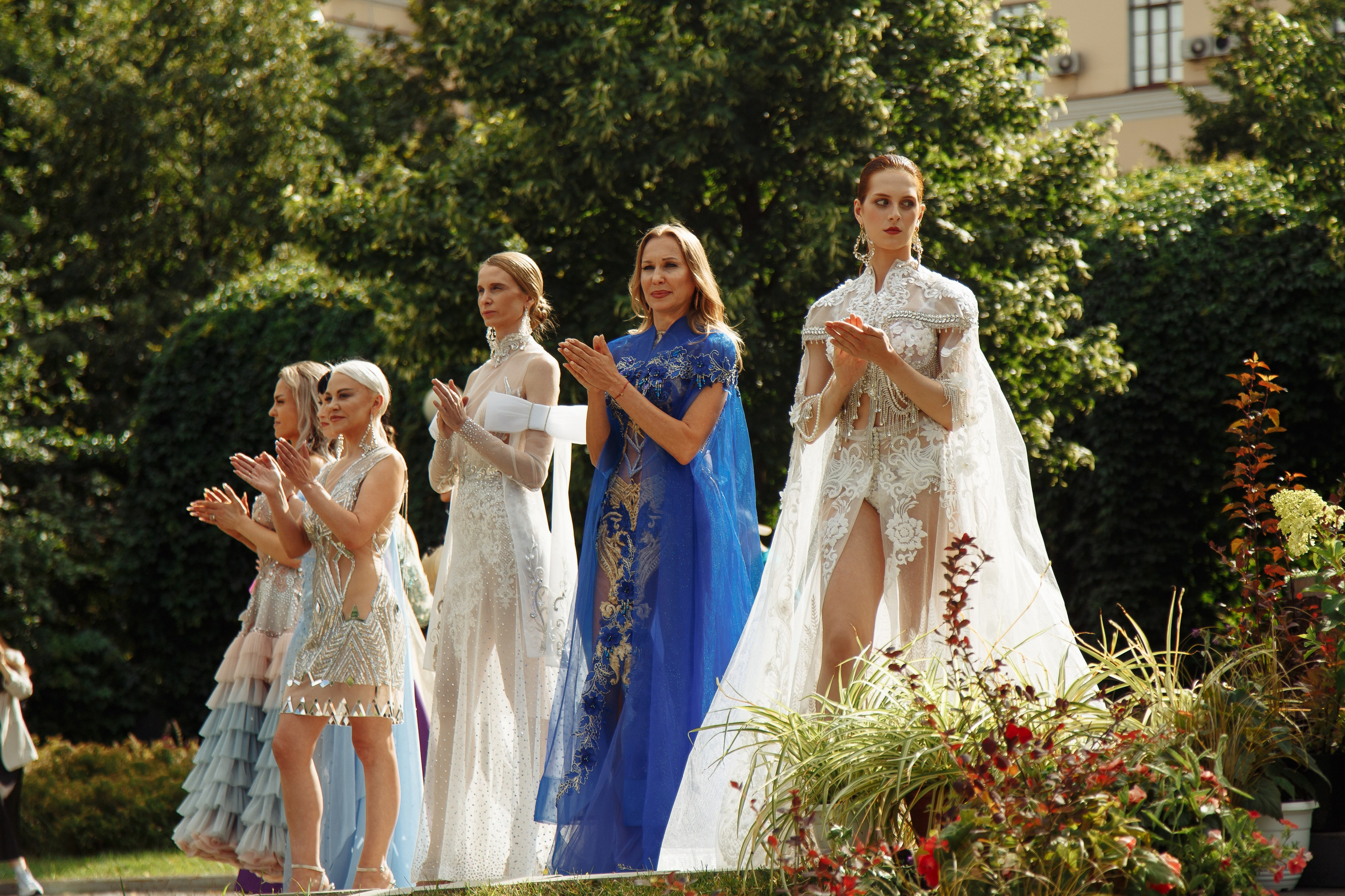 Зеленый подиум. Свадебный Семейный Репортажный фотограф в Москве