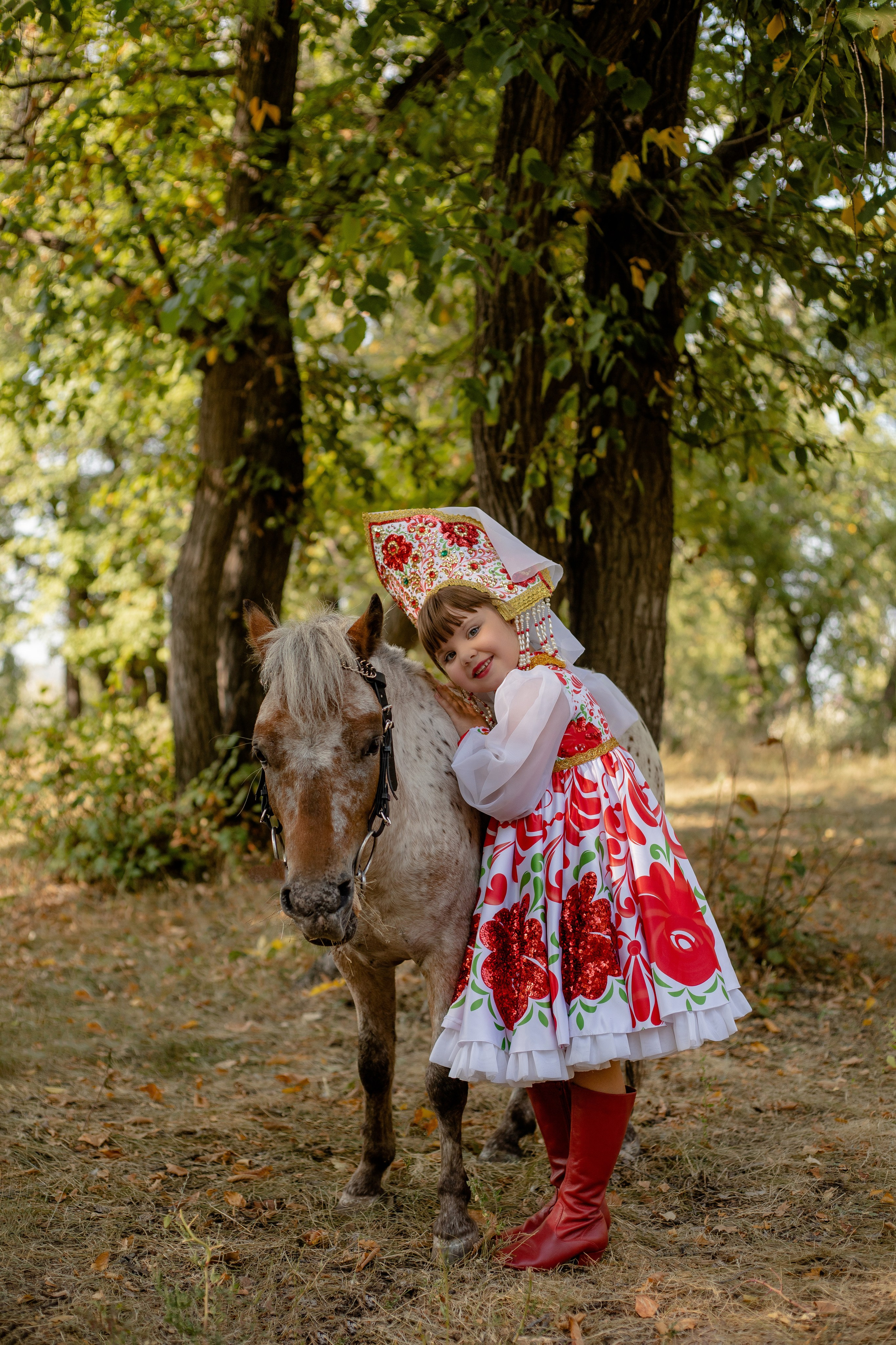 Летняя фотопрогулка с лошадкой 🌿. Семейный фотограф в Саратове Элоиза Ляпина