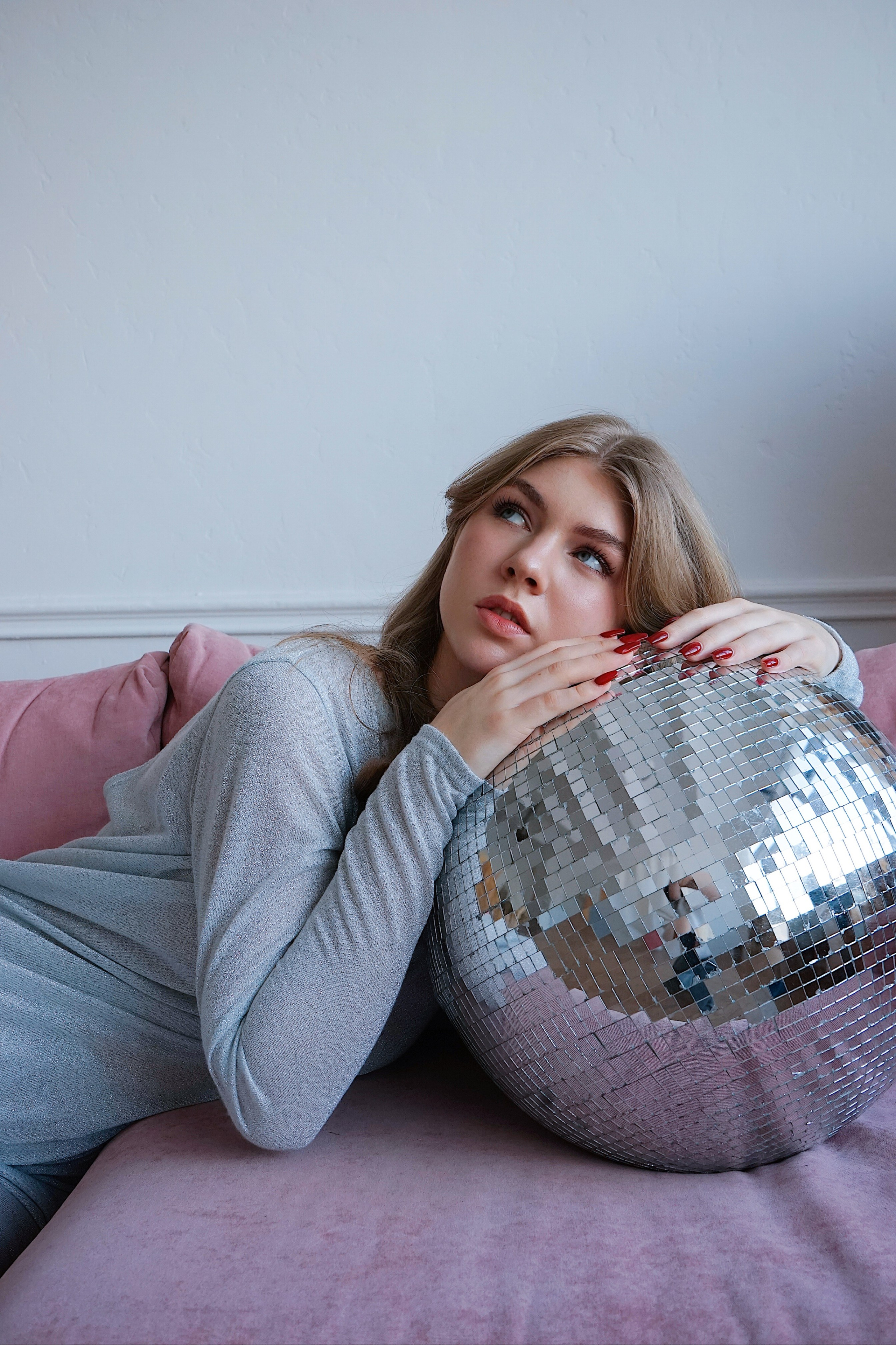 София, студия. Женский фотограф в Москве Уварова Анастасия