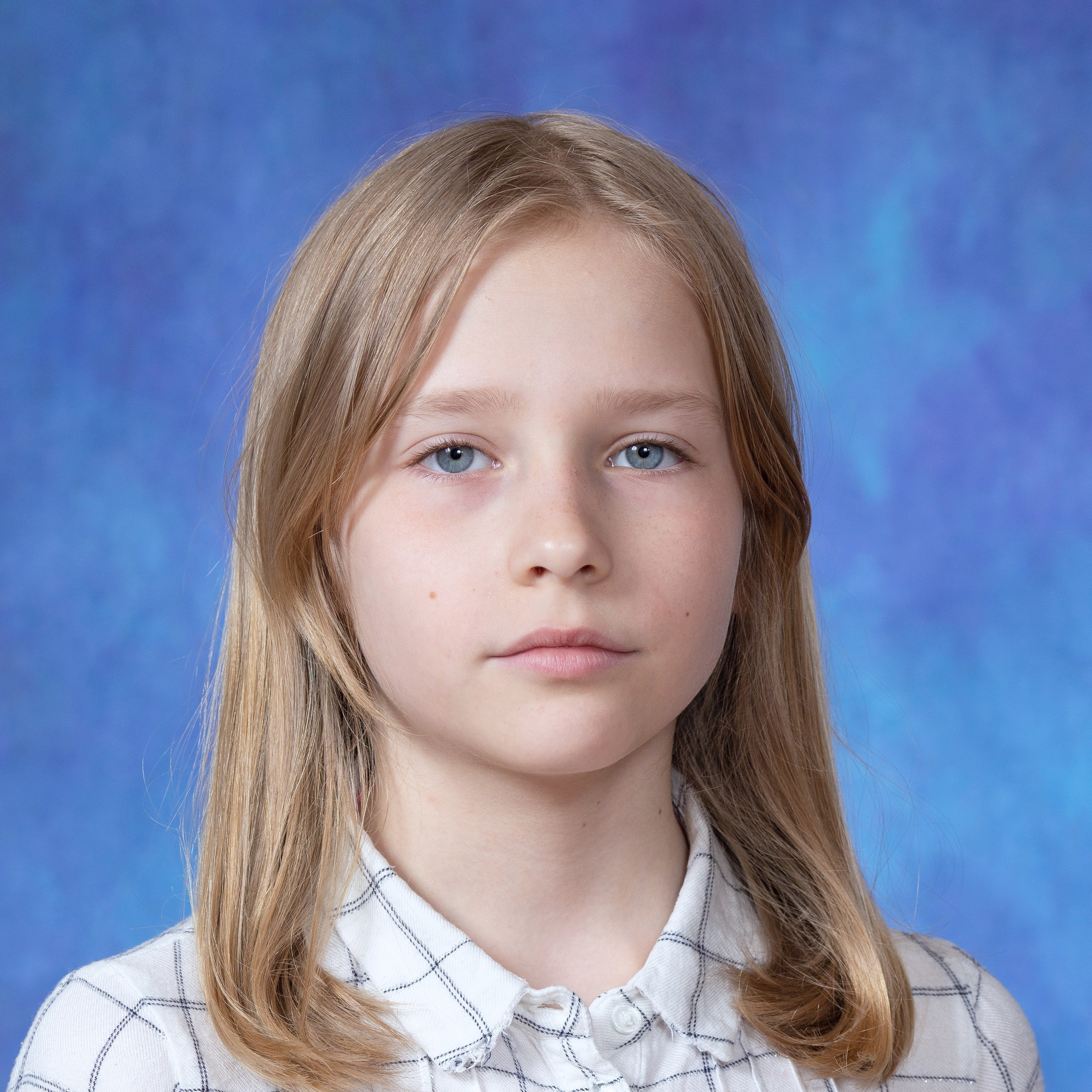 4 класс. Портреты. Школьные выпускные альбомы в Москве Марина Николаева