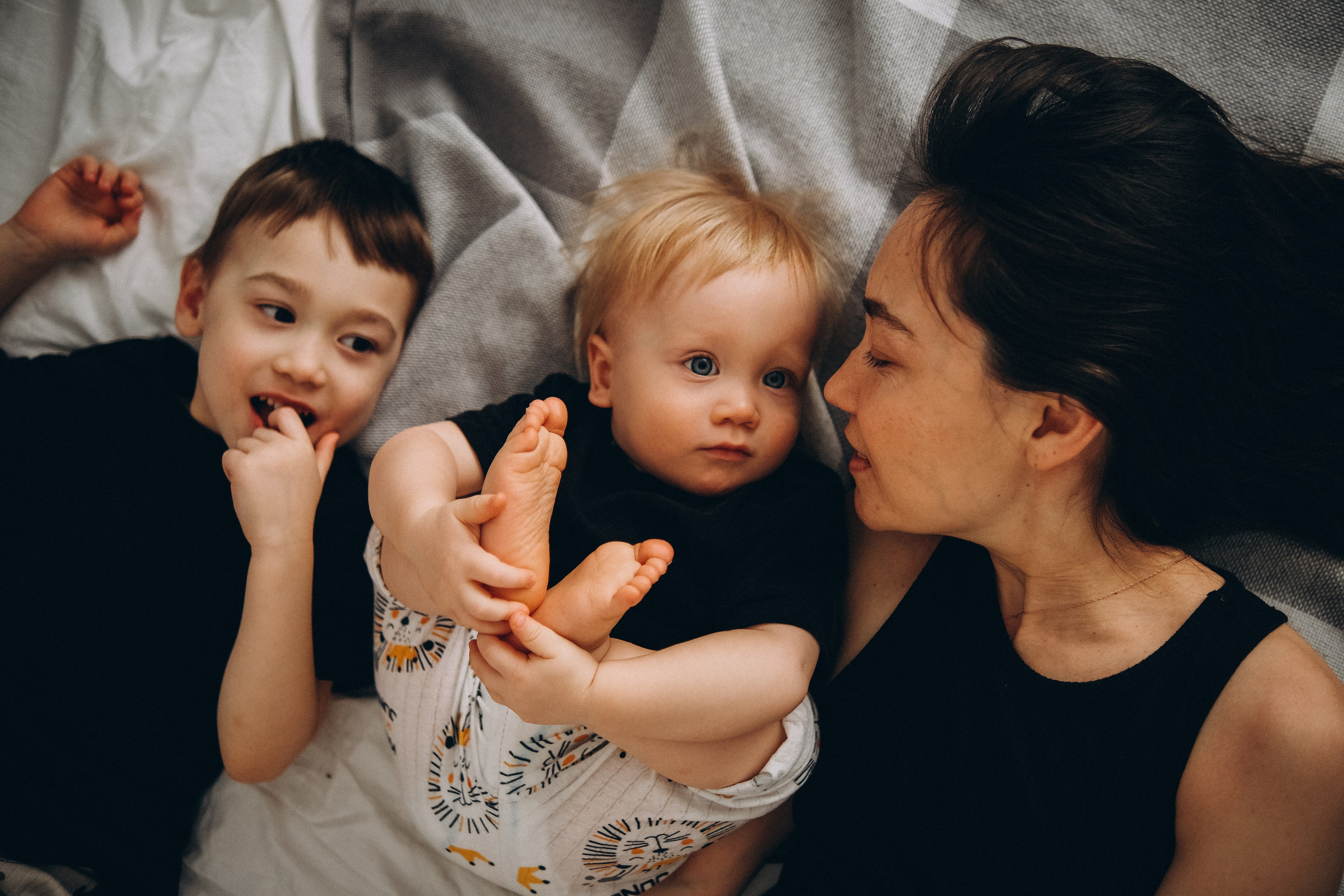 У Ирины дома. Семейный детский ньюборн фотограф в Москве Марта Петрова