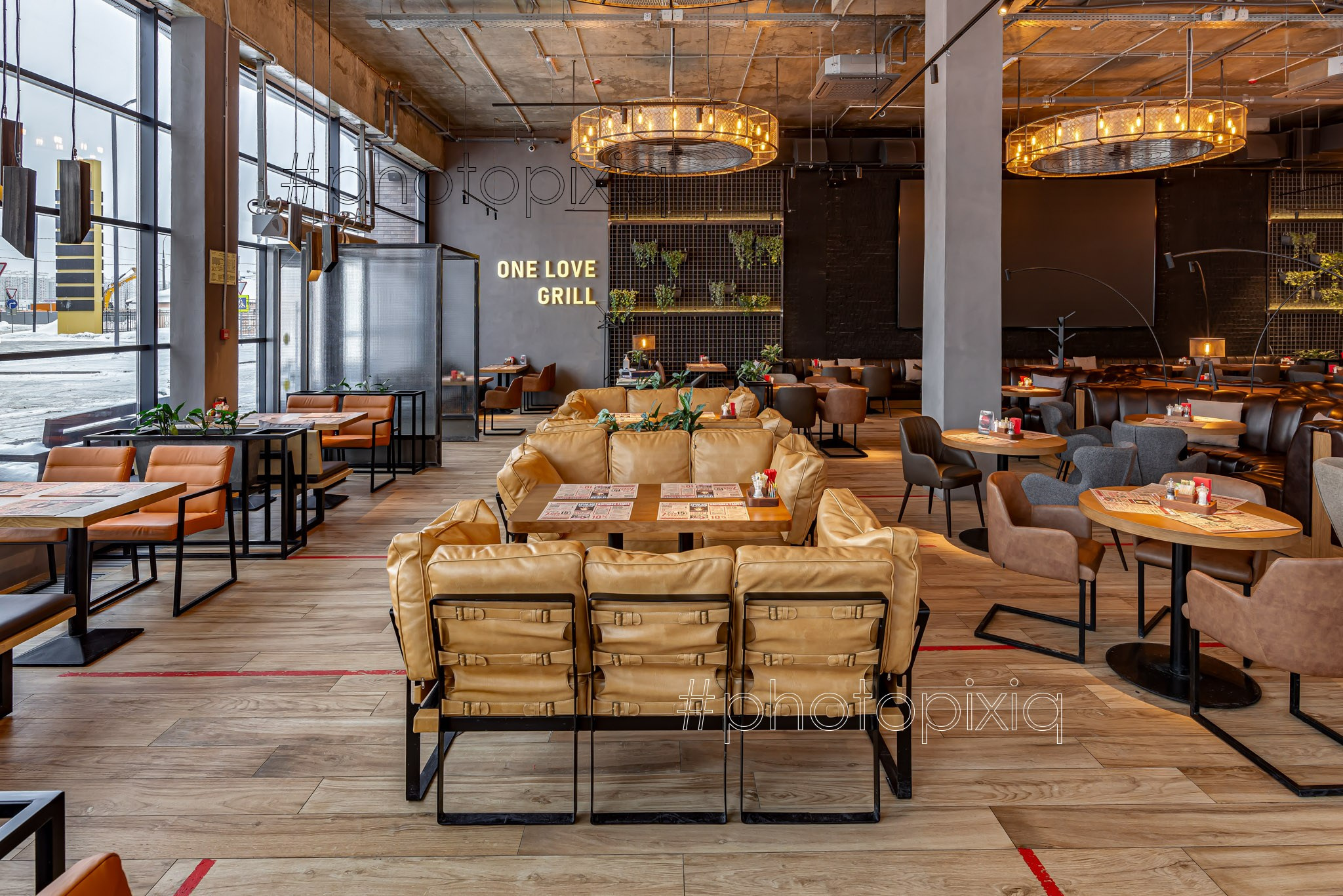 Интерьерная съёмка ресторана ZAMES beer & greill. Интерьерная съёмка и виртуальные туры — Интерьерный фотограф Кузнецов Сергей (photopixiq)