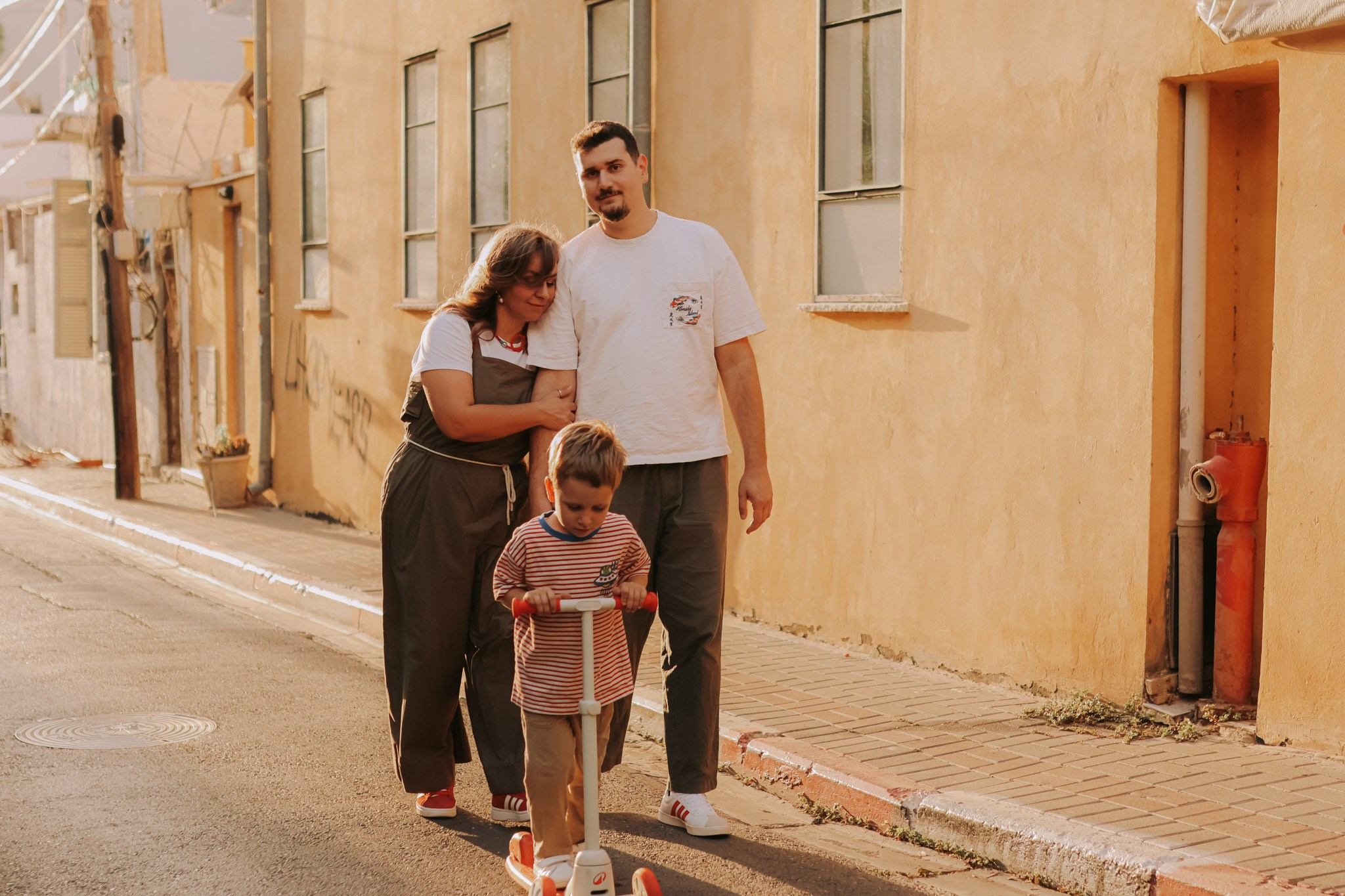 Nata, Misha and Mark, Tel Aviv | November 2025. Photographer in Israel Alice Milchin