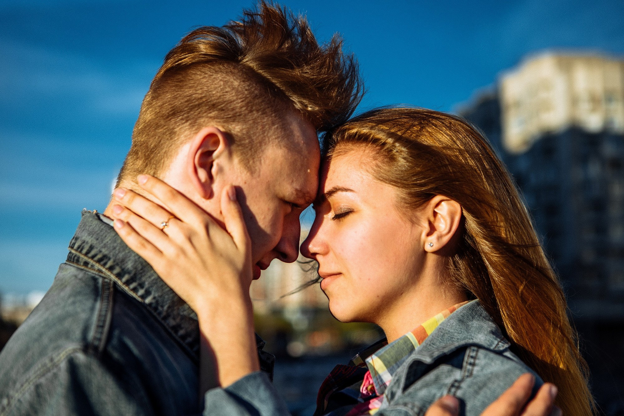 Предсвадебная лавстори около гостиницы Прибалтийская