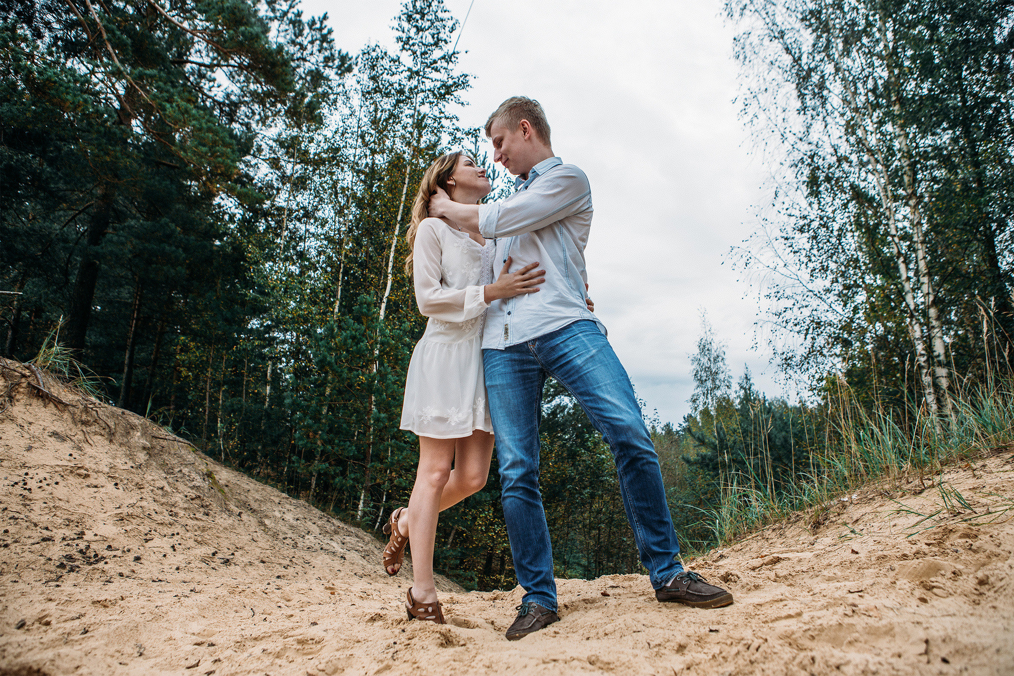 Лавстори фотосессия на природе и в лесу