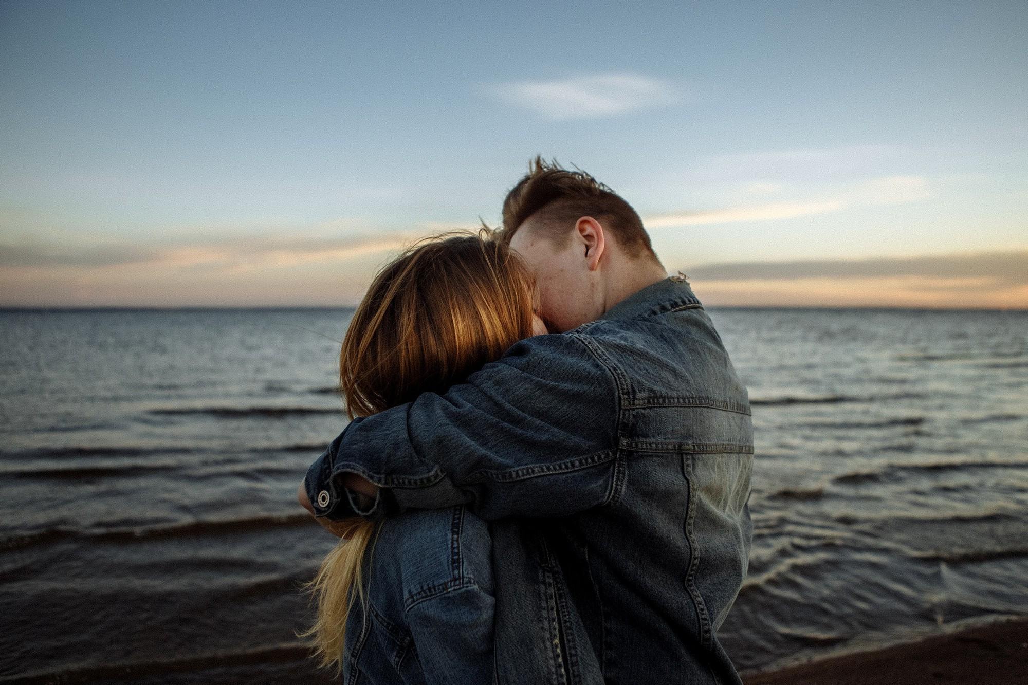 Предсвадебная лавстори около гостиницы Прибалтийская