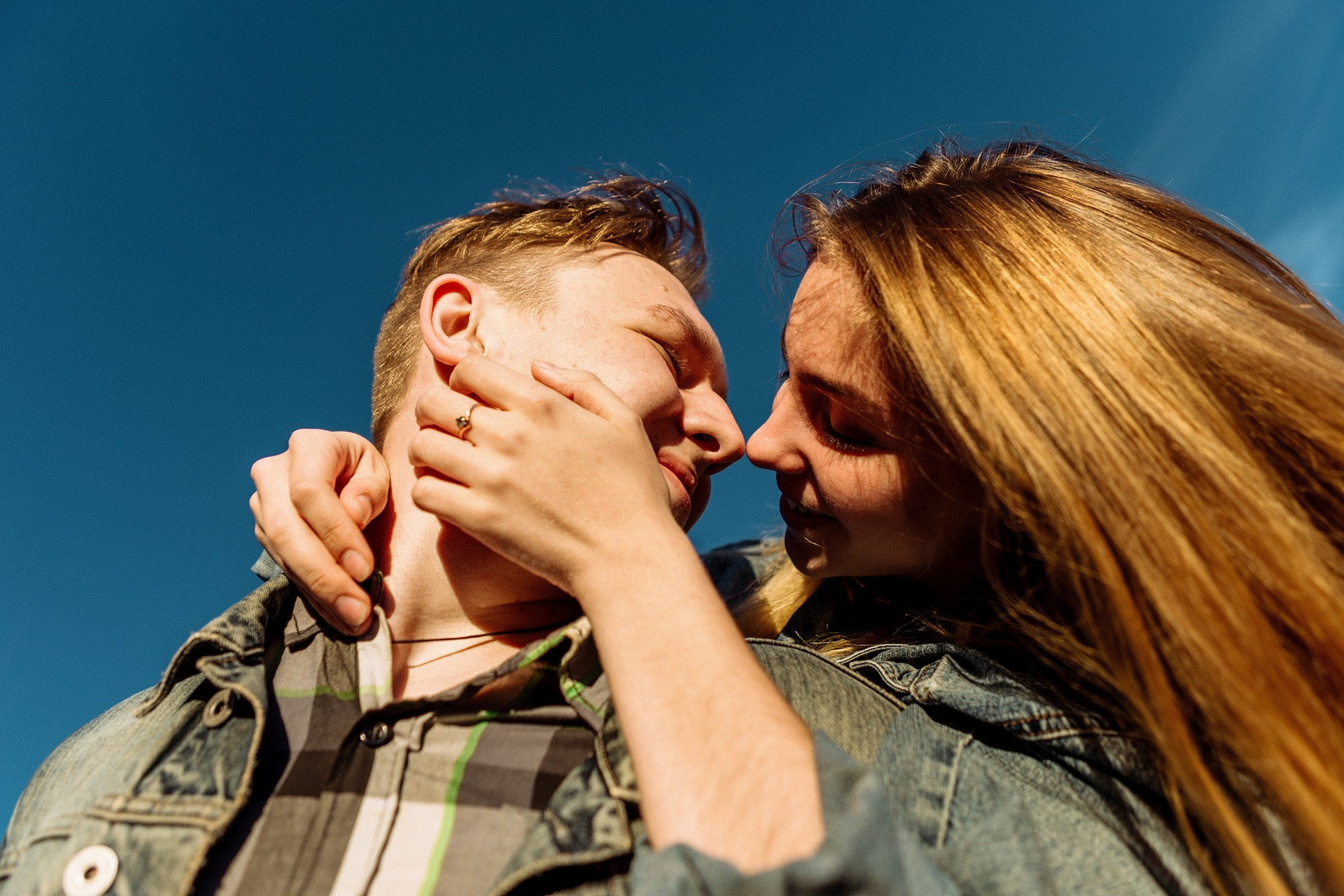 Предсвадебная лавстори около гостиницы Прибалтийская