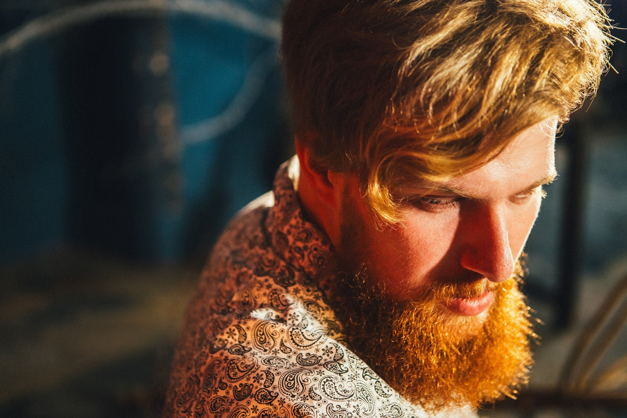 Студийная съемка лавстори стильных ребят