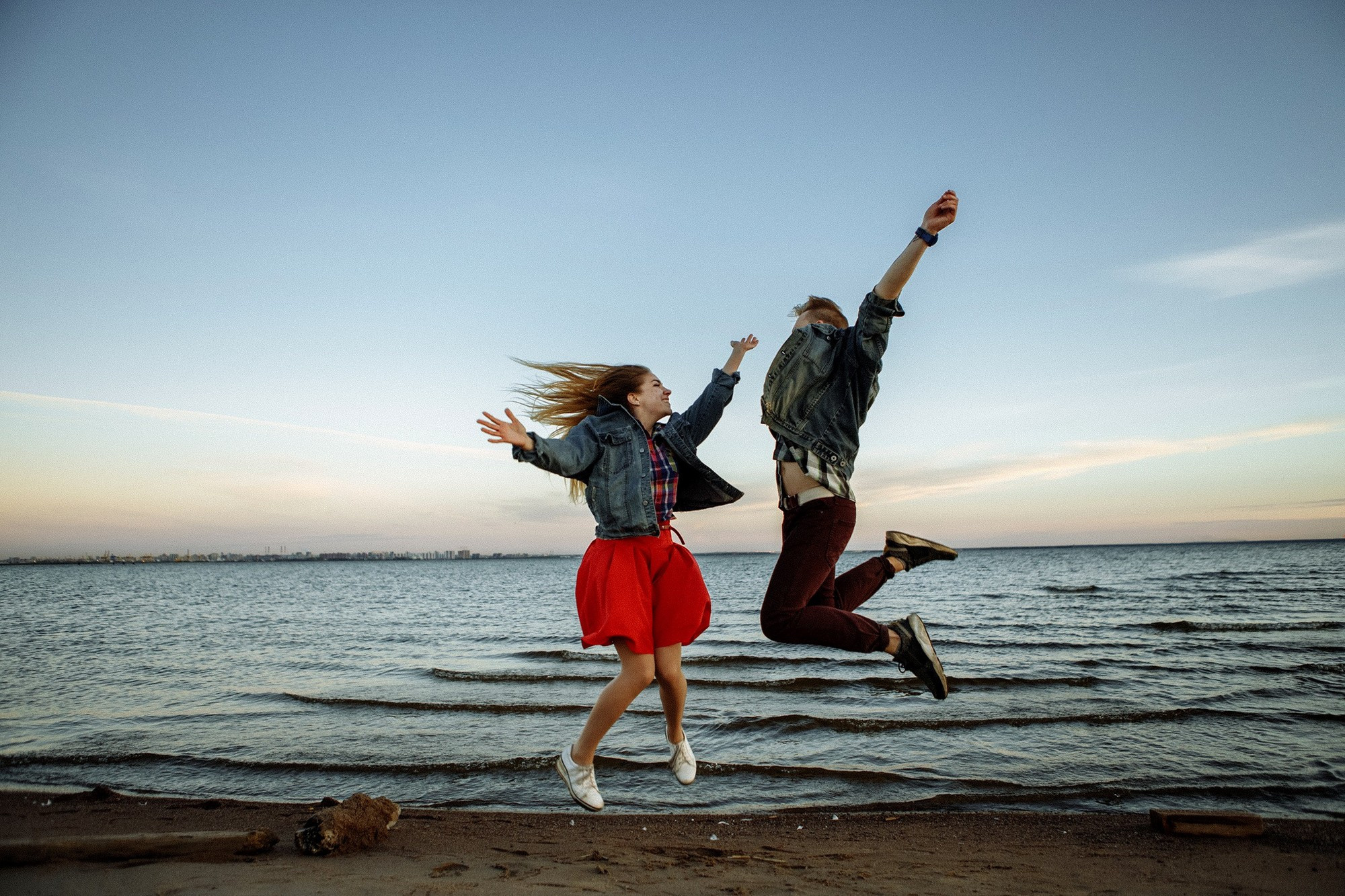 Предсвадебная лавстори около гостиницы Прибалтийская