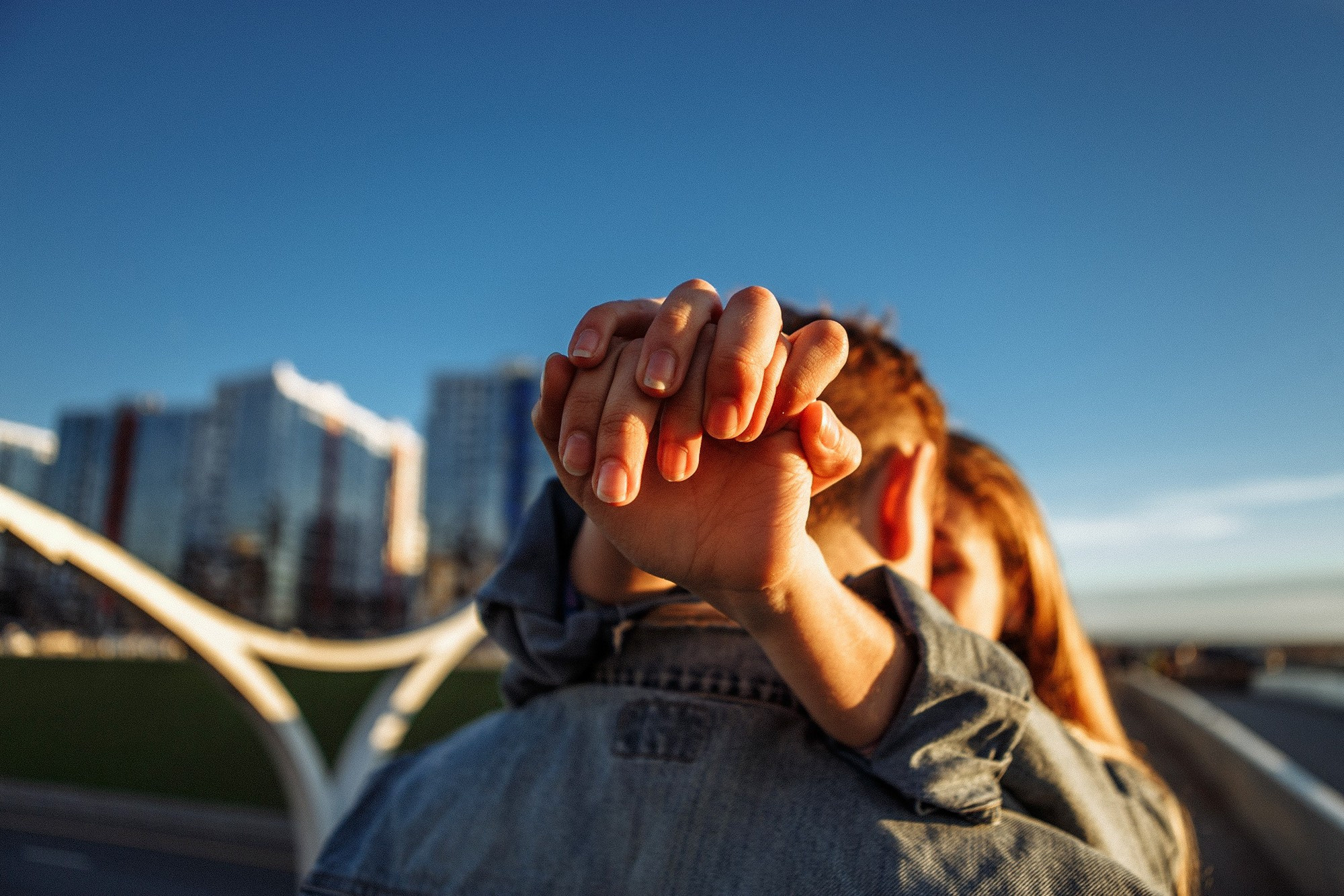 Предсвадебная лавстори около гостиницы Прибалтийская