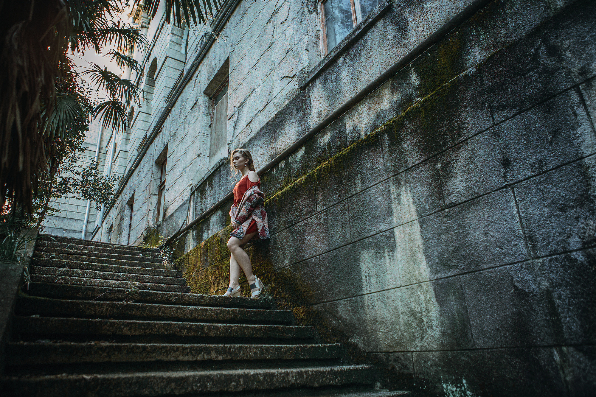 Лавстори в Сочи около заброшенного санатория Орджоникидзе