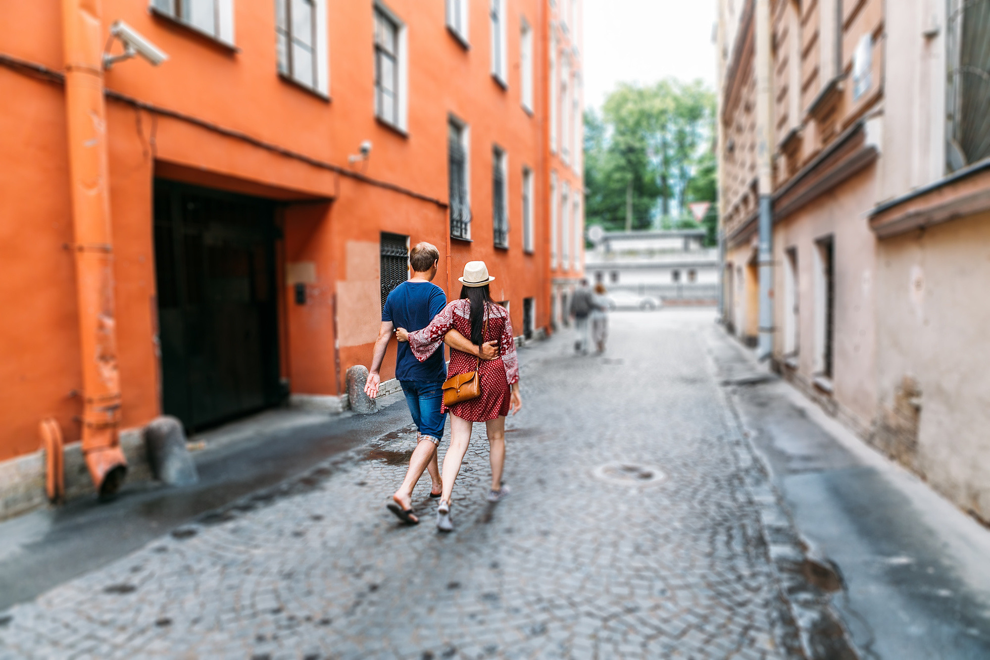 Лавстори на питерских улочках и колоритных дворах Васьки