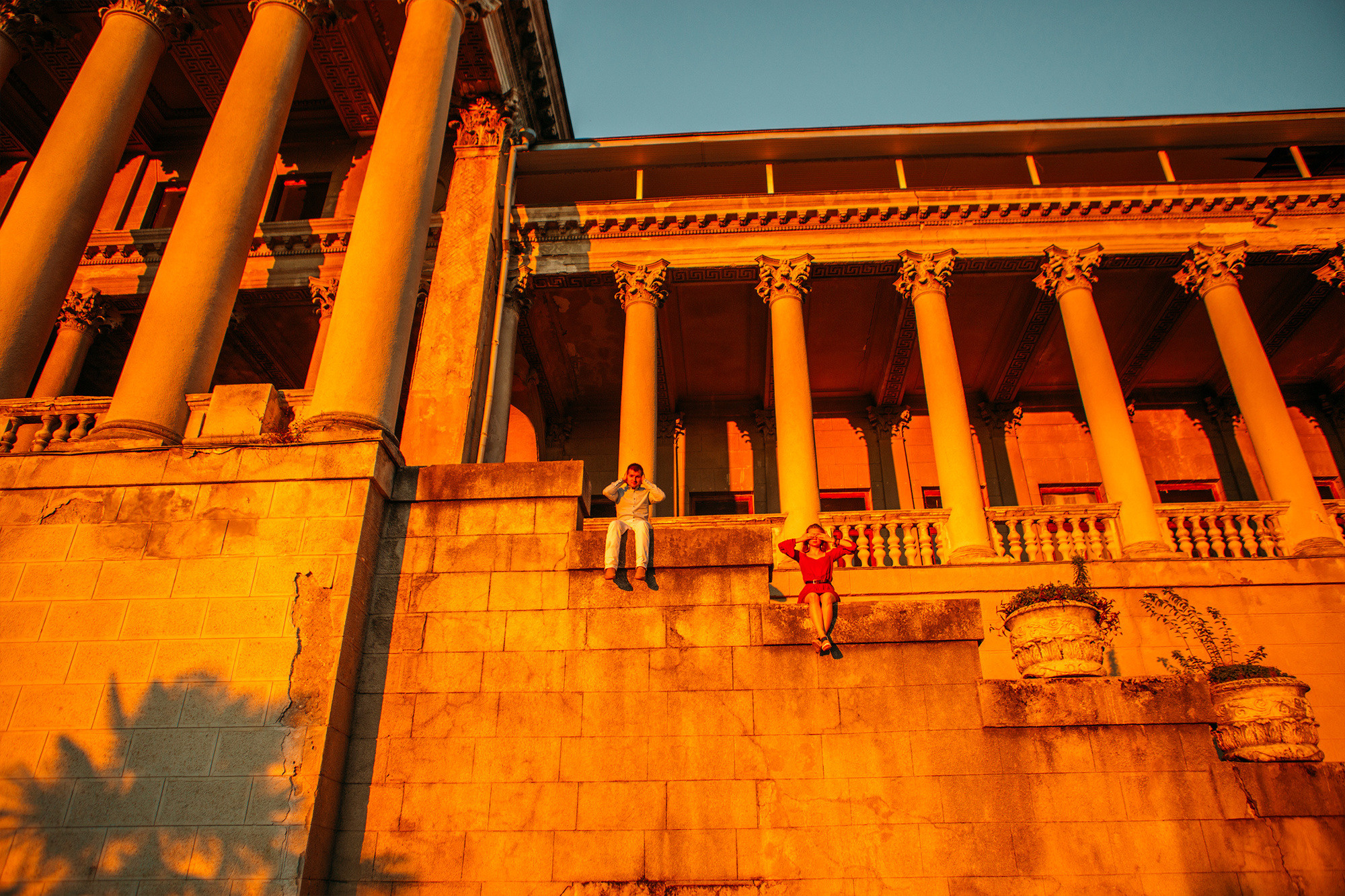 Лавстори в Сочи около заброшенного санатория Орджоникидзе