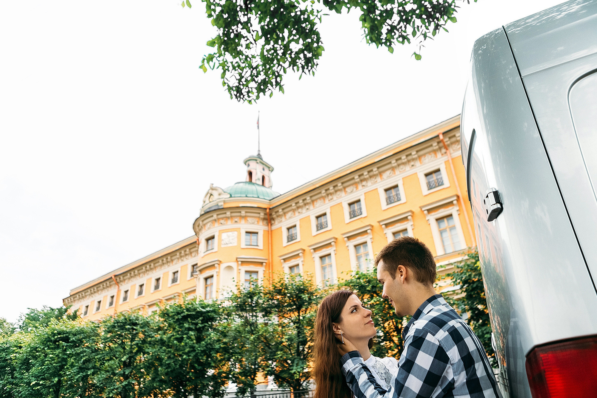 Любовная история на берегу моря и в центре Санкт-Петербурга