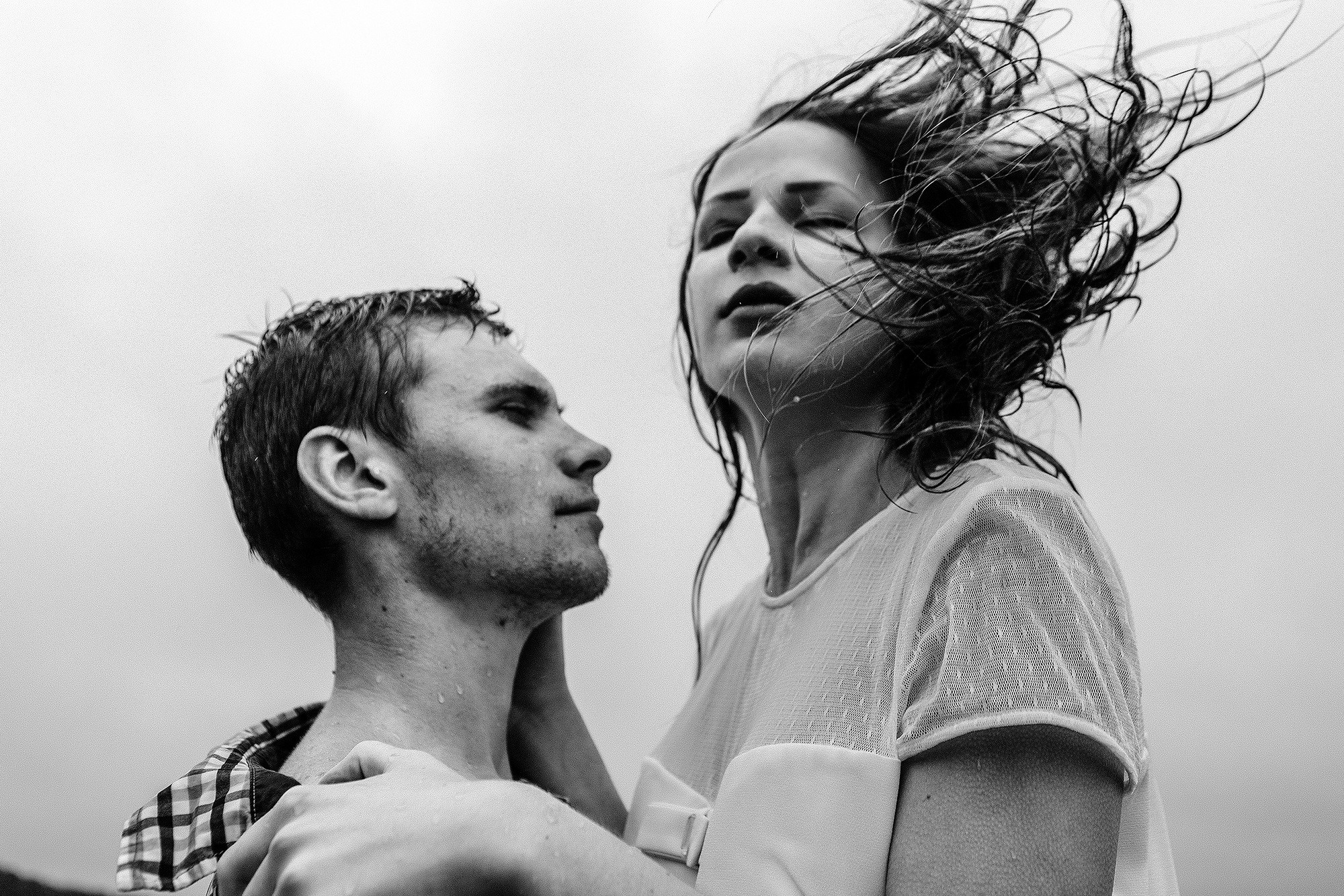 Лавстори на природе - удивительные кадры под дождём