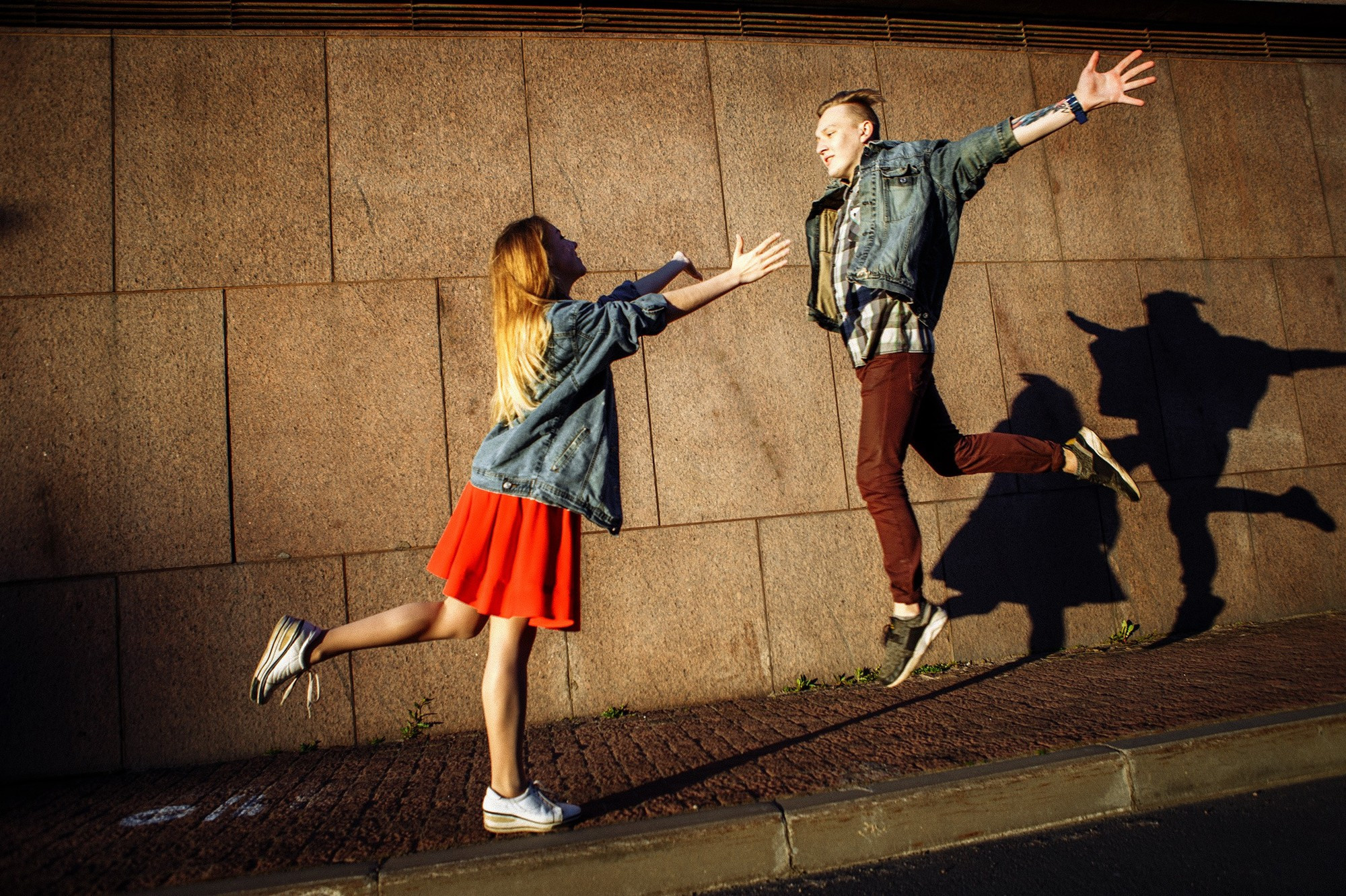 Предсвадебная лавстори около гостиницы Прибалтийская