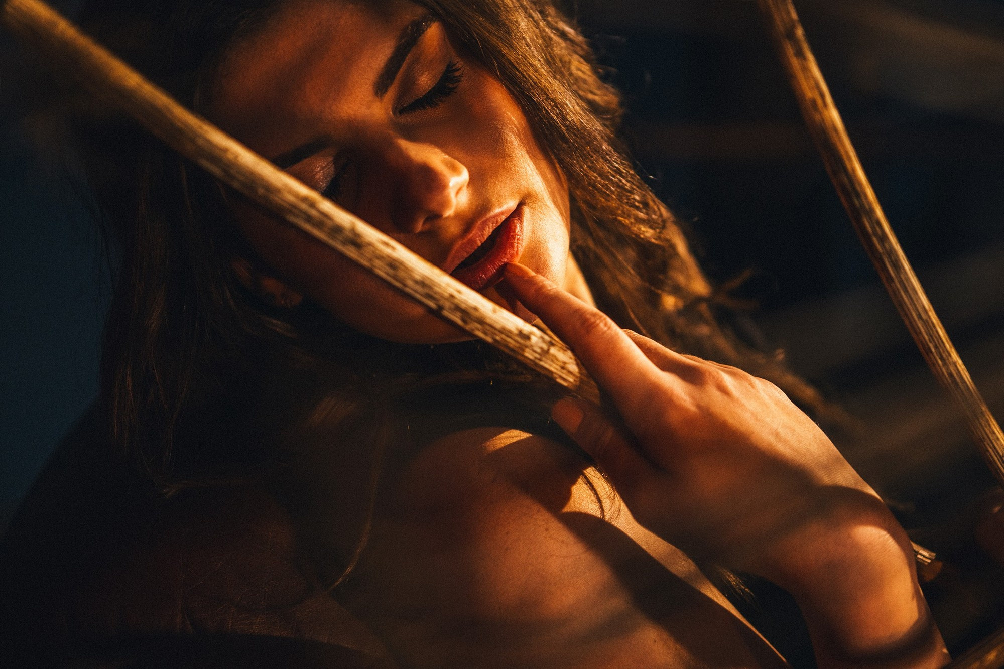 Студийная съемка лавстори стильных ребят