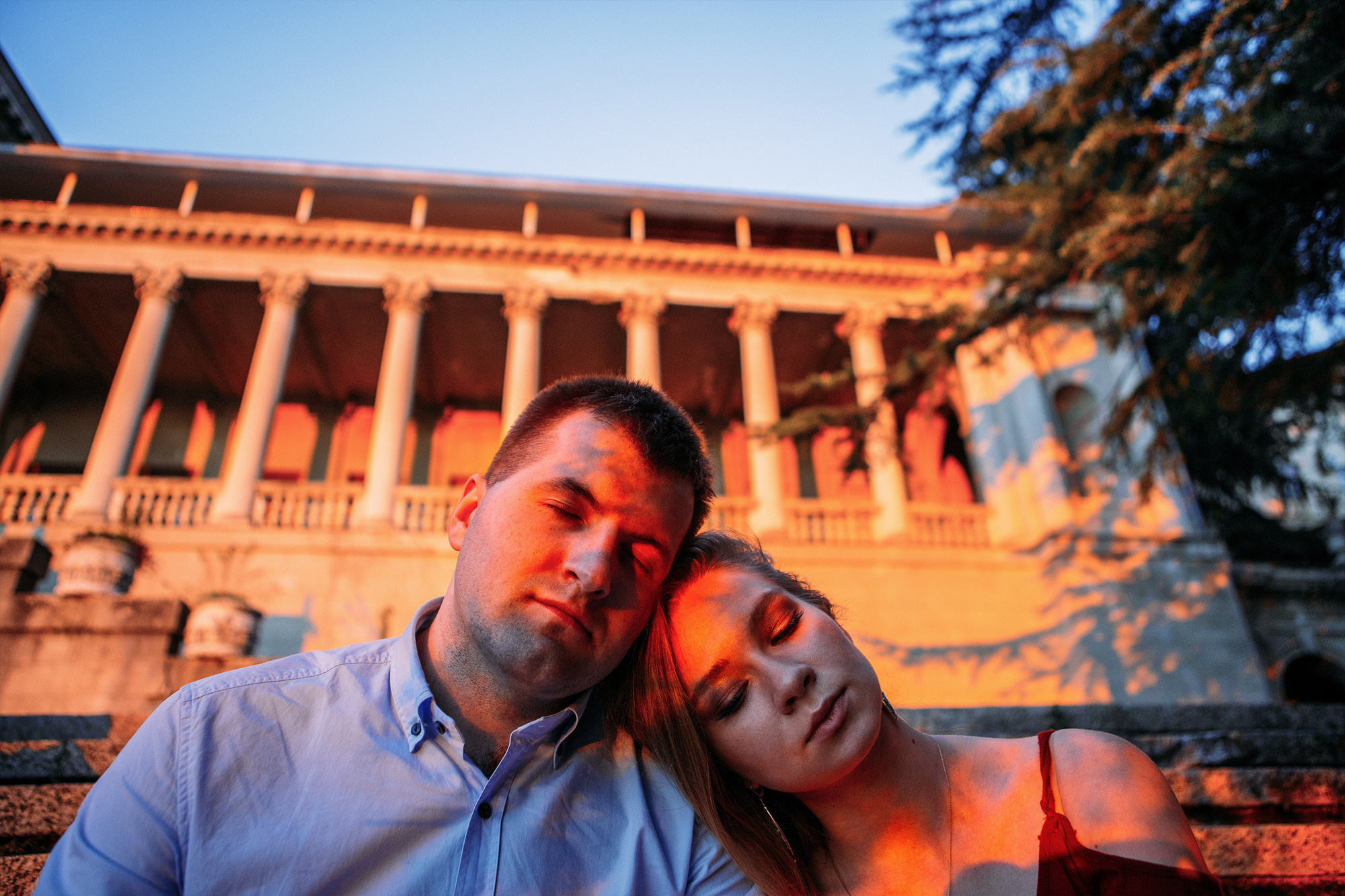 Лавстори в Сочи около заброшенного санатория Орджоникидзе