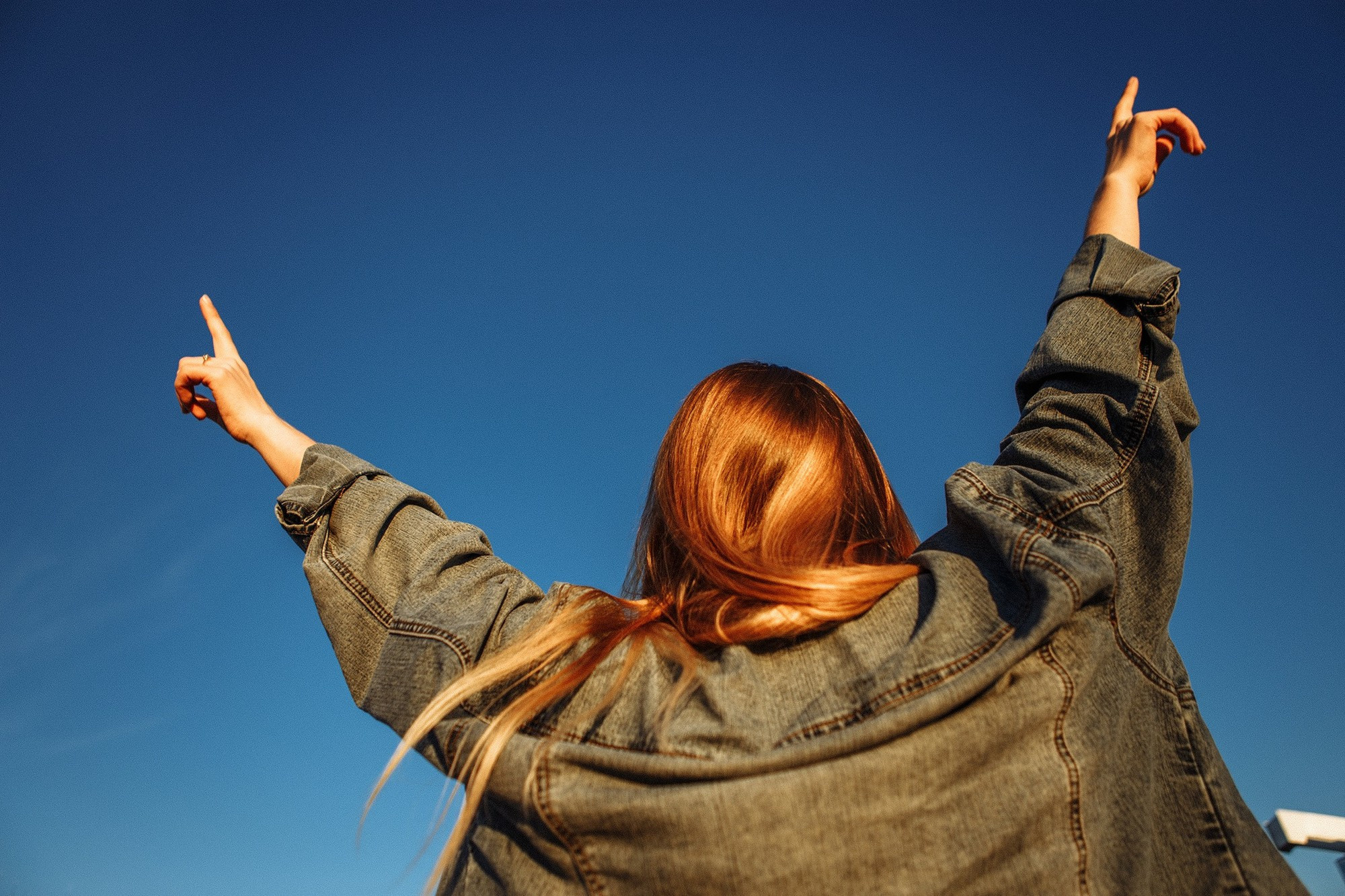 Предсвадебная лавстори около гостиницы Прибалтийская