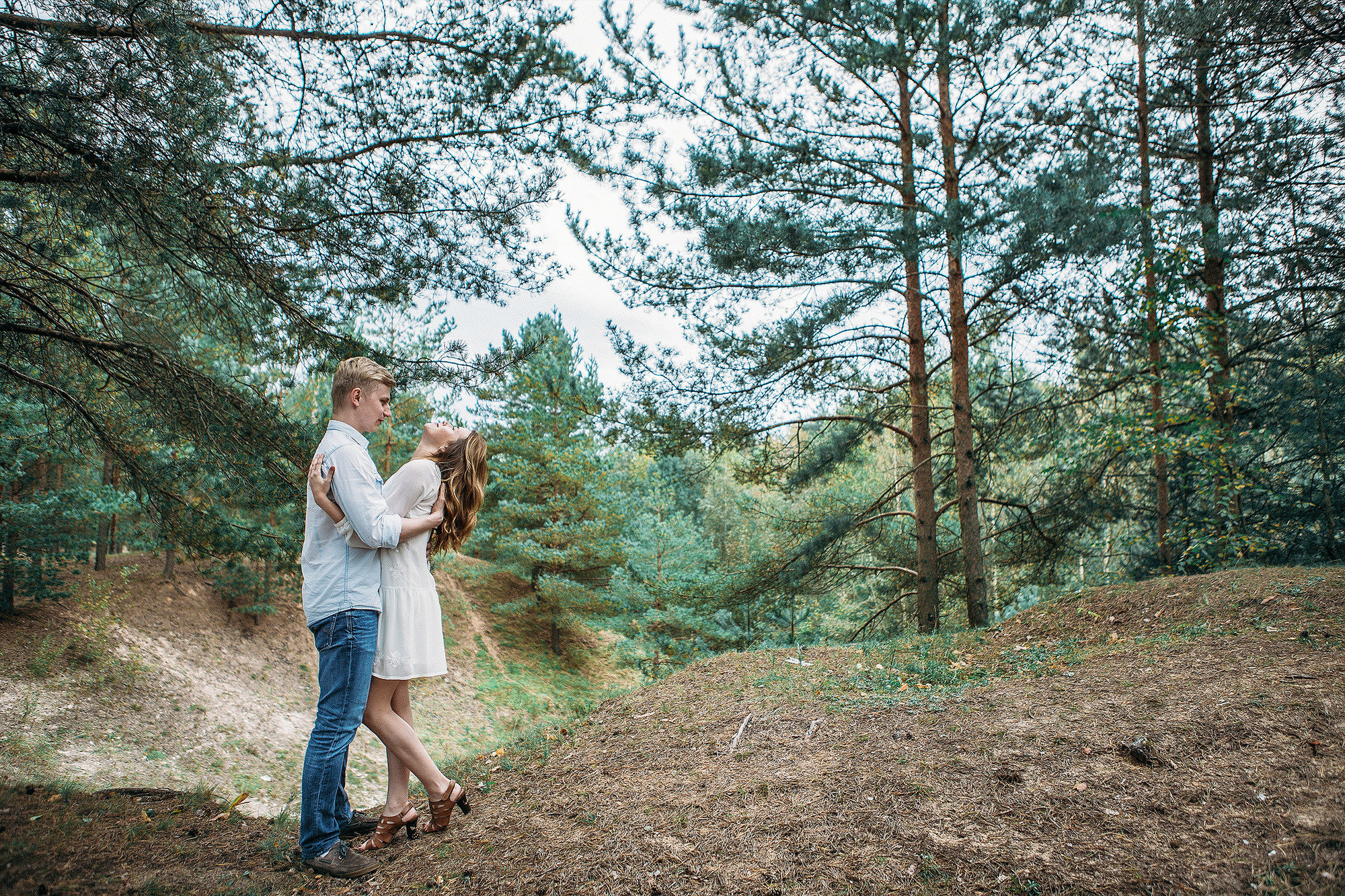Лавстори фотосессия на природе и в лесу