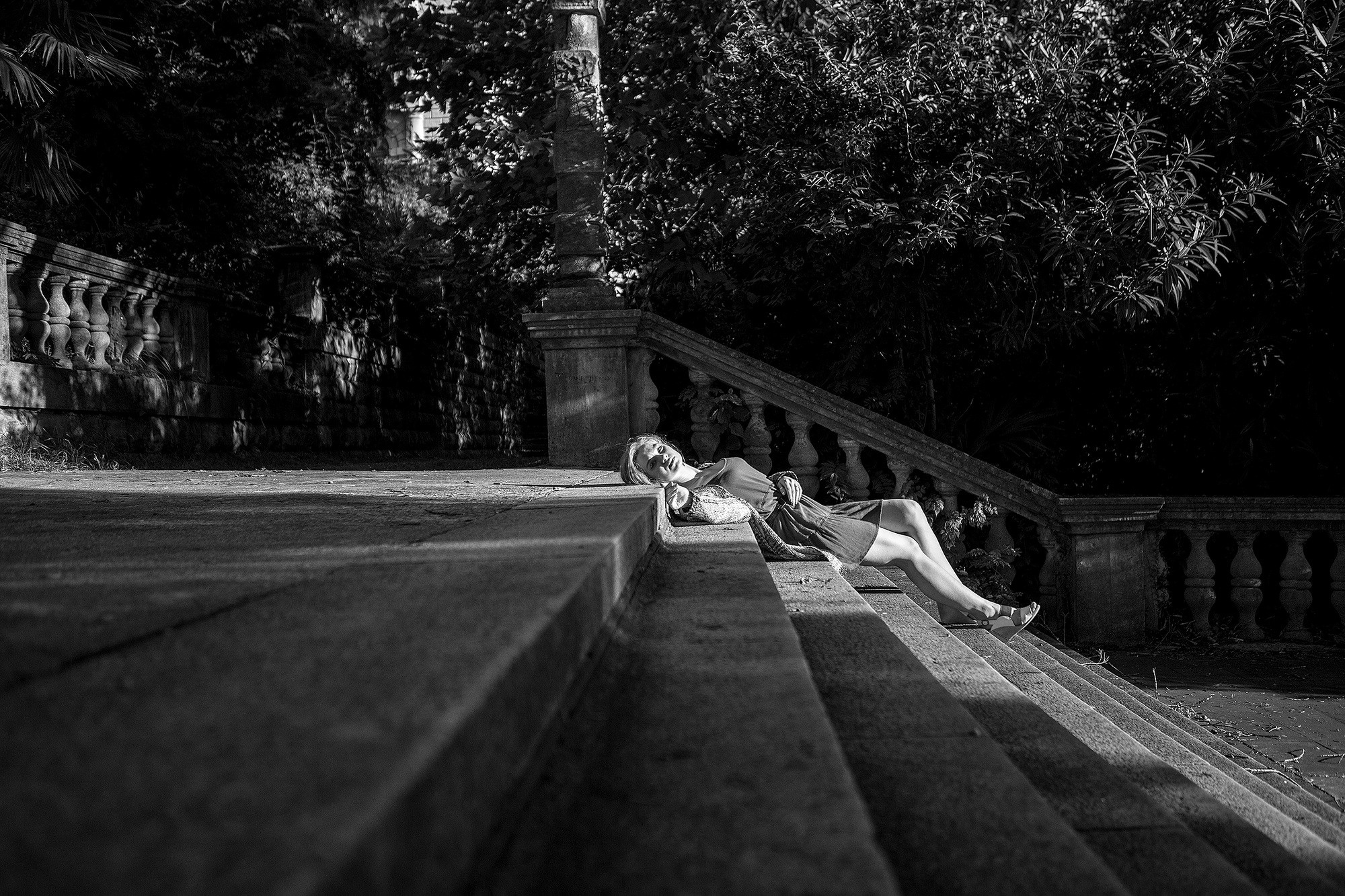 Лавстори в Сочи около заброшенного санатория Орджоникидзе