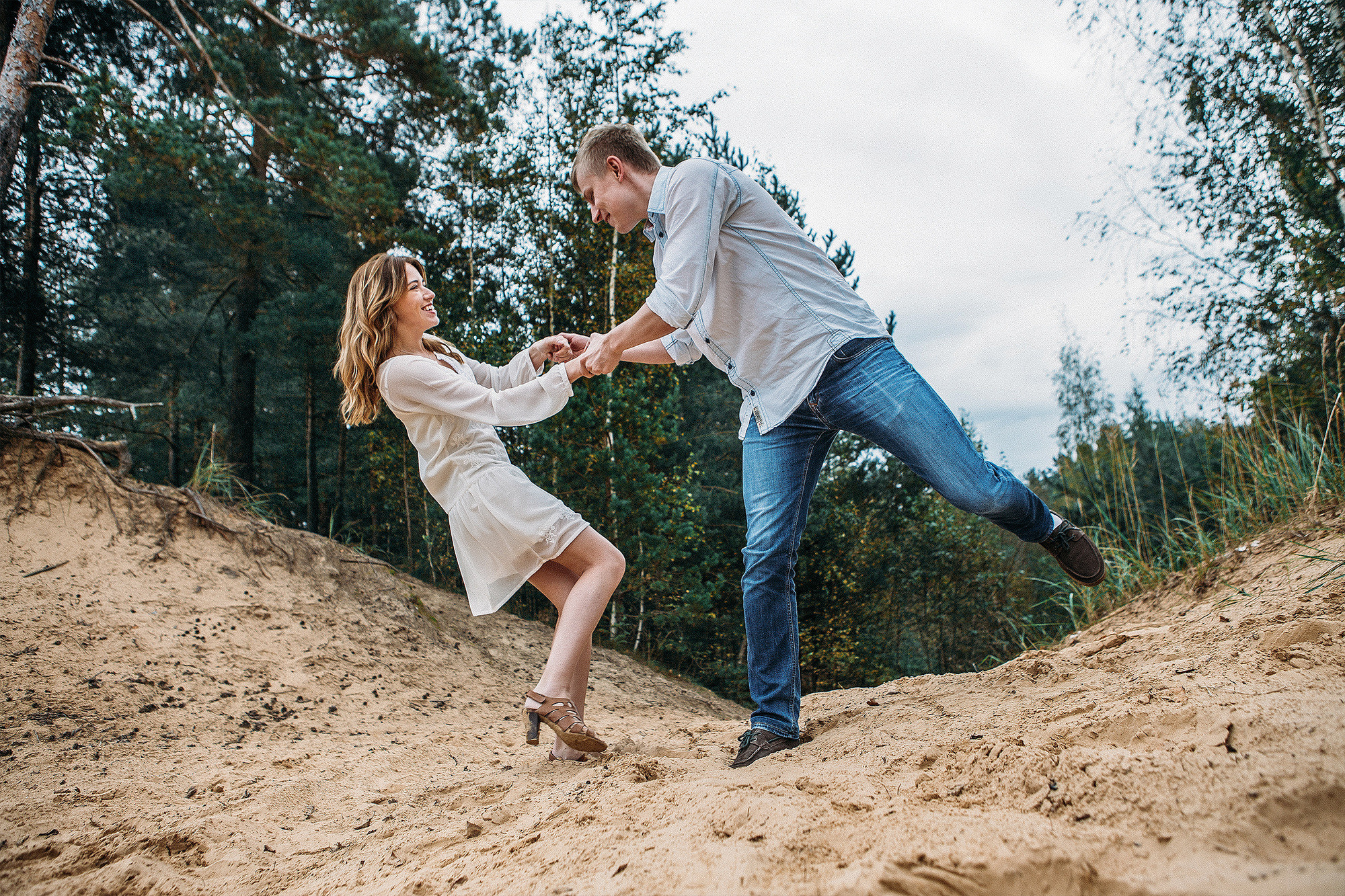 Лавстори фотосессия на природе и в лесу