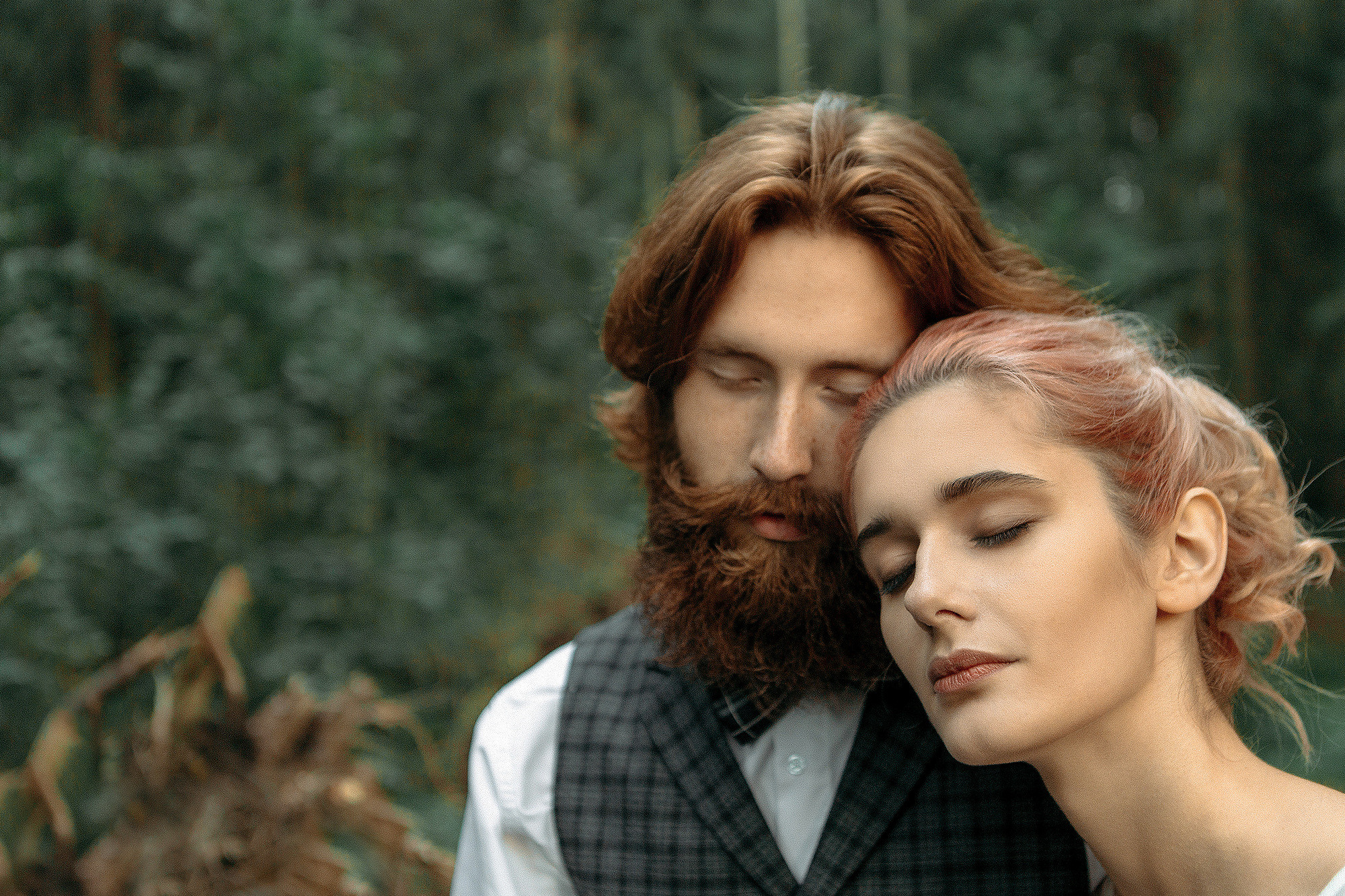 Атмосферная фотосессия о любви, лавстори на природе