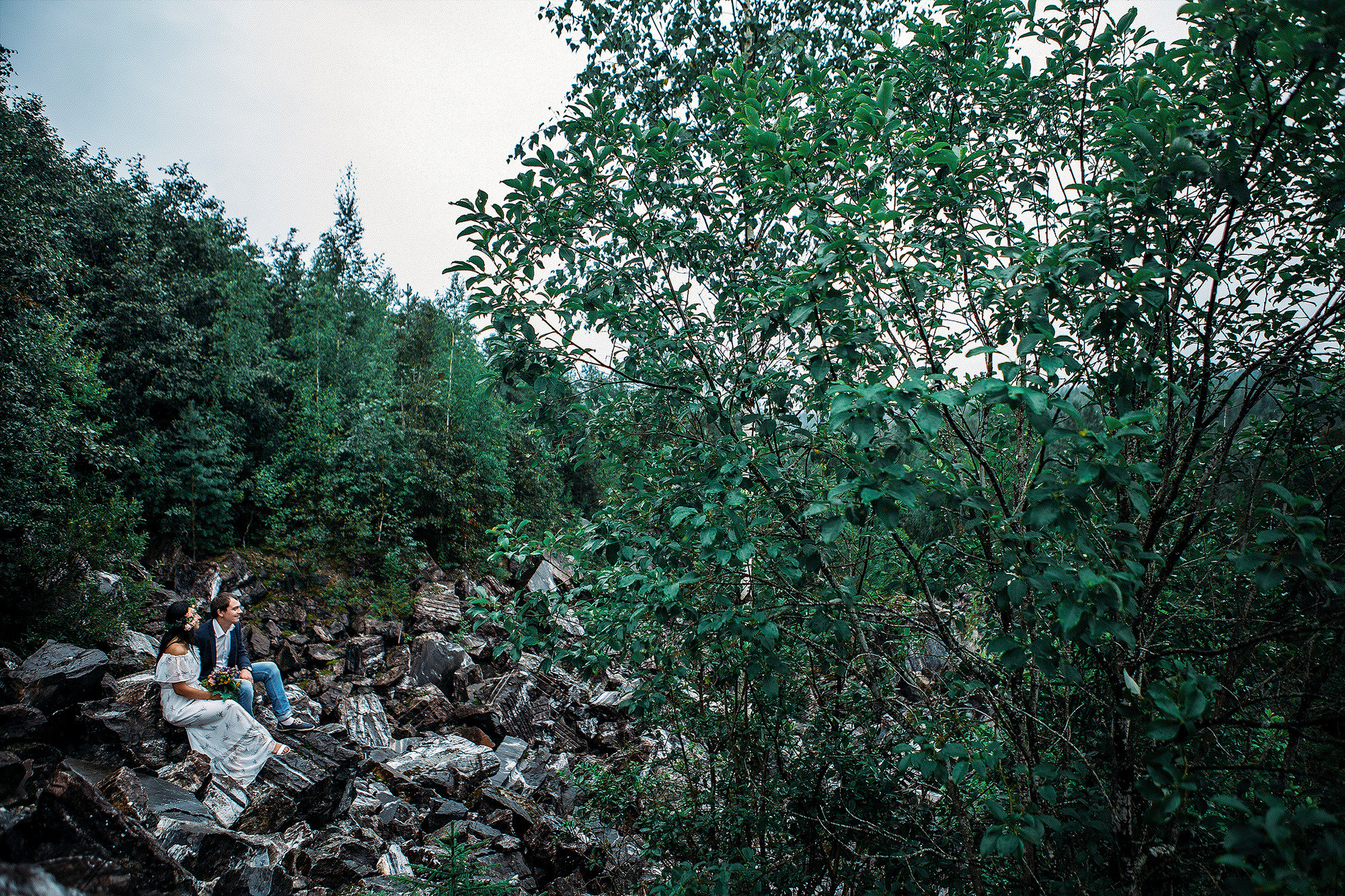 Предсвадебная фотосессия в Рускеала, Кареллия - лавстори двух сердец