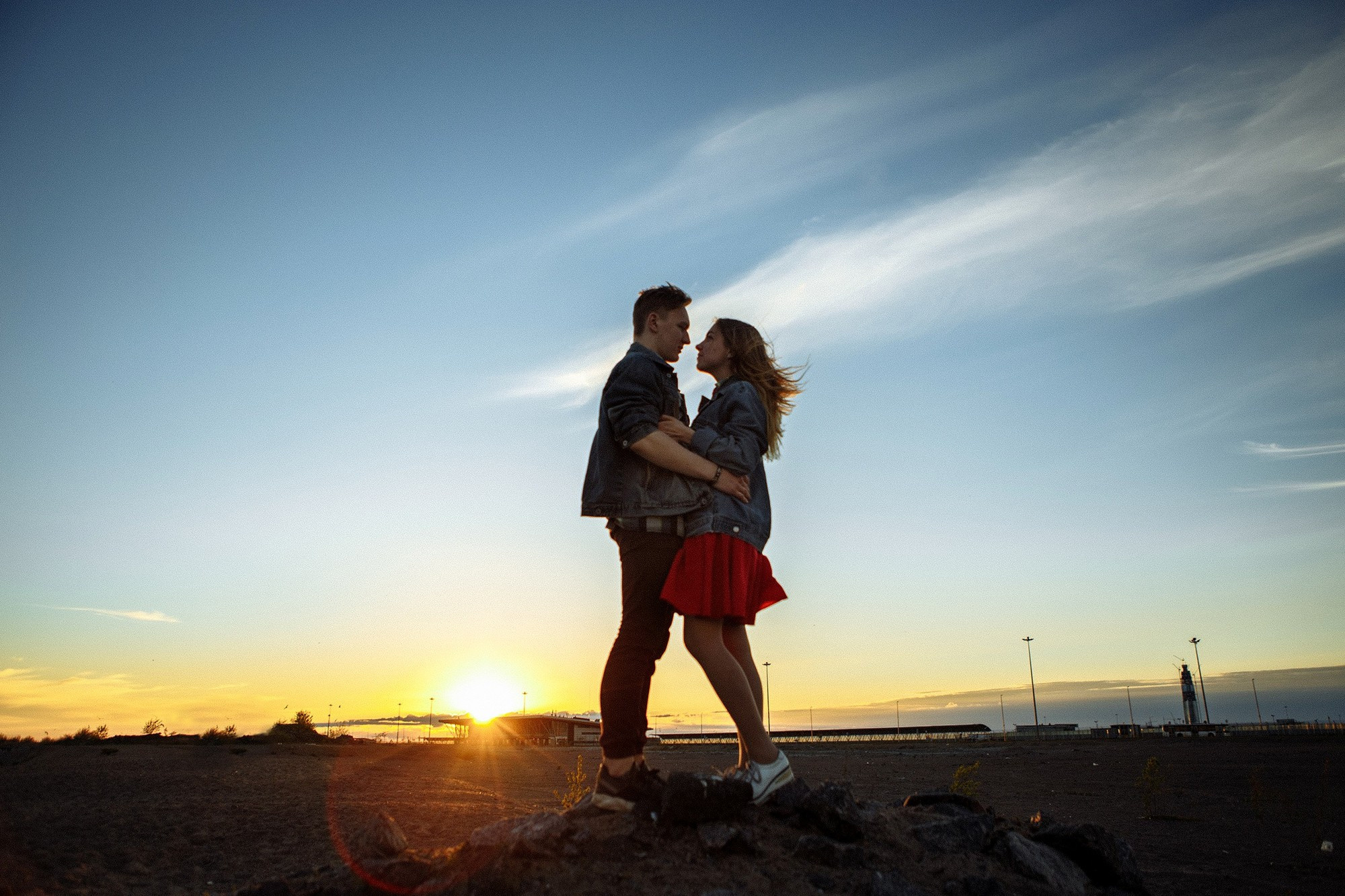 Предсвадебная лавстори около гостиницы Прибалтийская