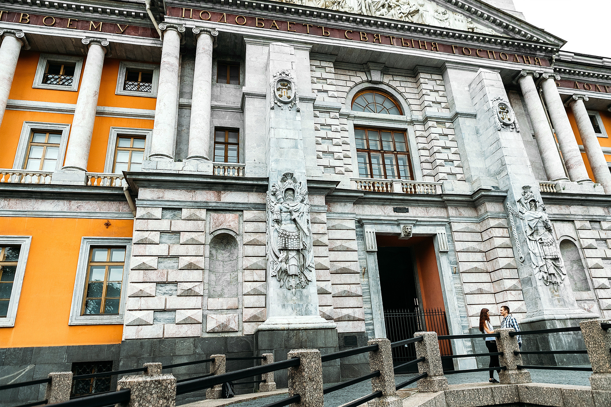 Любовная история на берегу моря и в центре Санкт-Петербурга