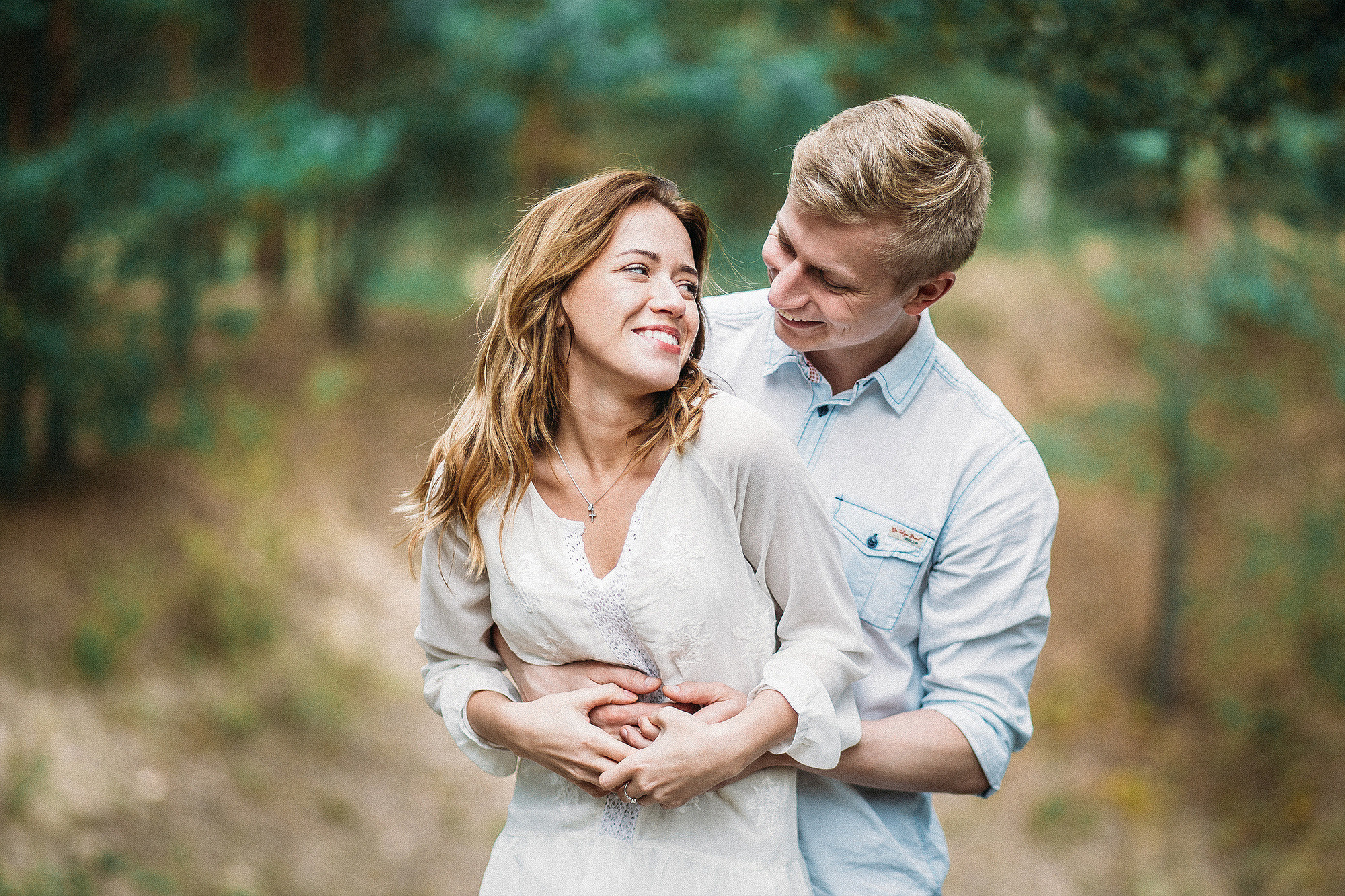 Лавстори фотосессия на природе и в лесу