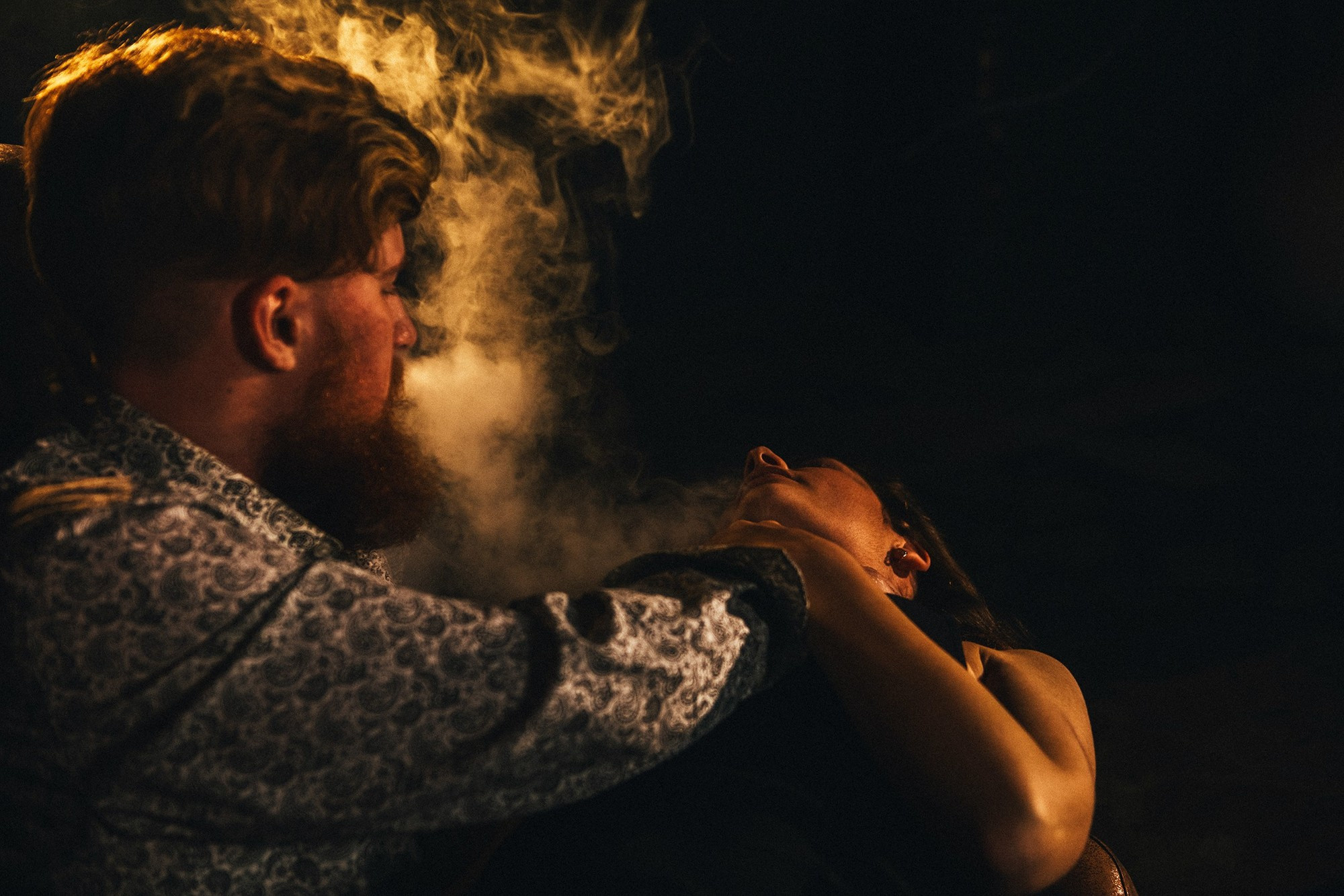 Студийная съемка лавстори стильных ребят