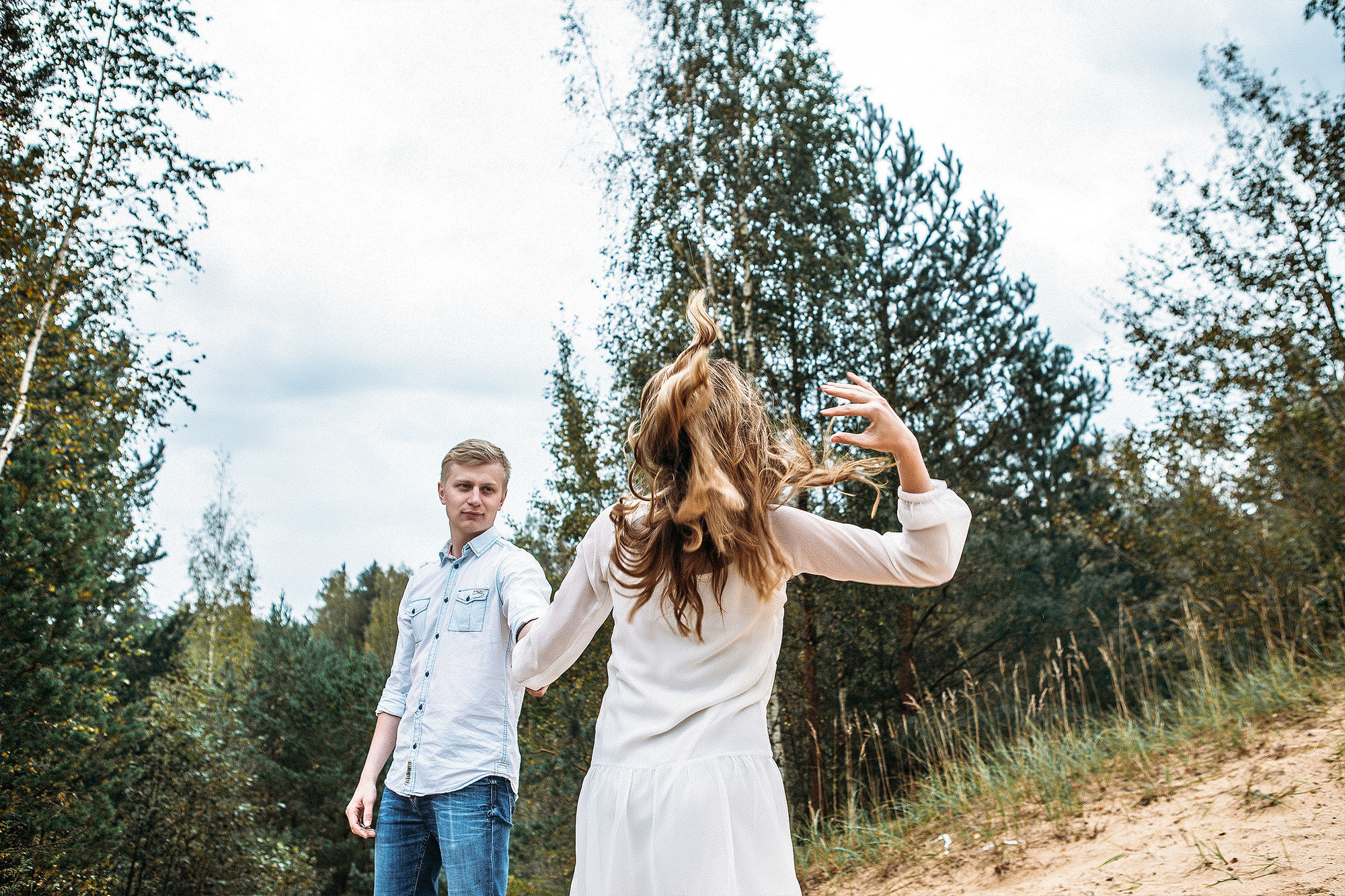 Лавстори фотосессия на природе и в лесу