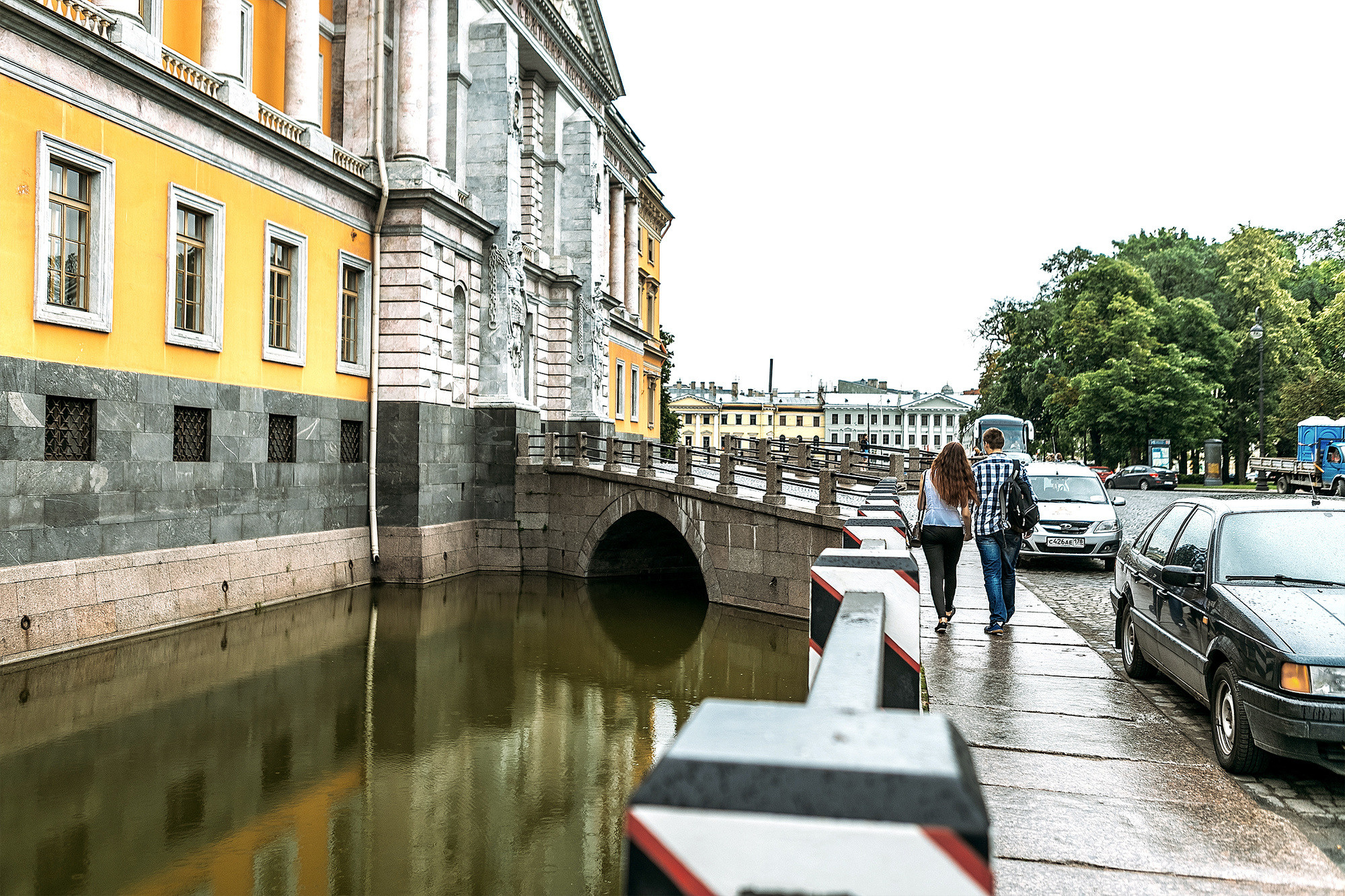 Любовная история на берегу моря и в центре Санкт-Петербурга