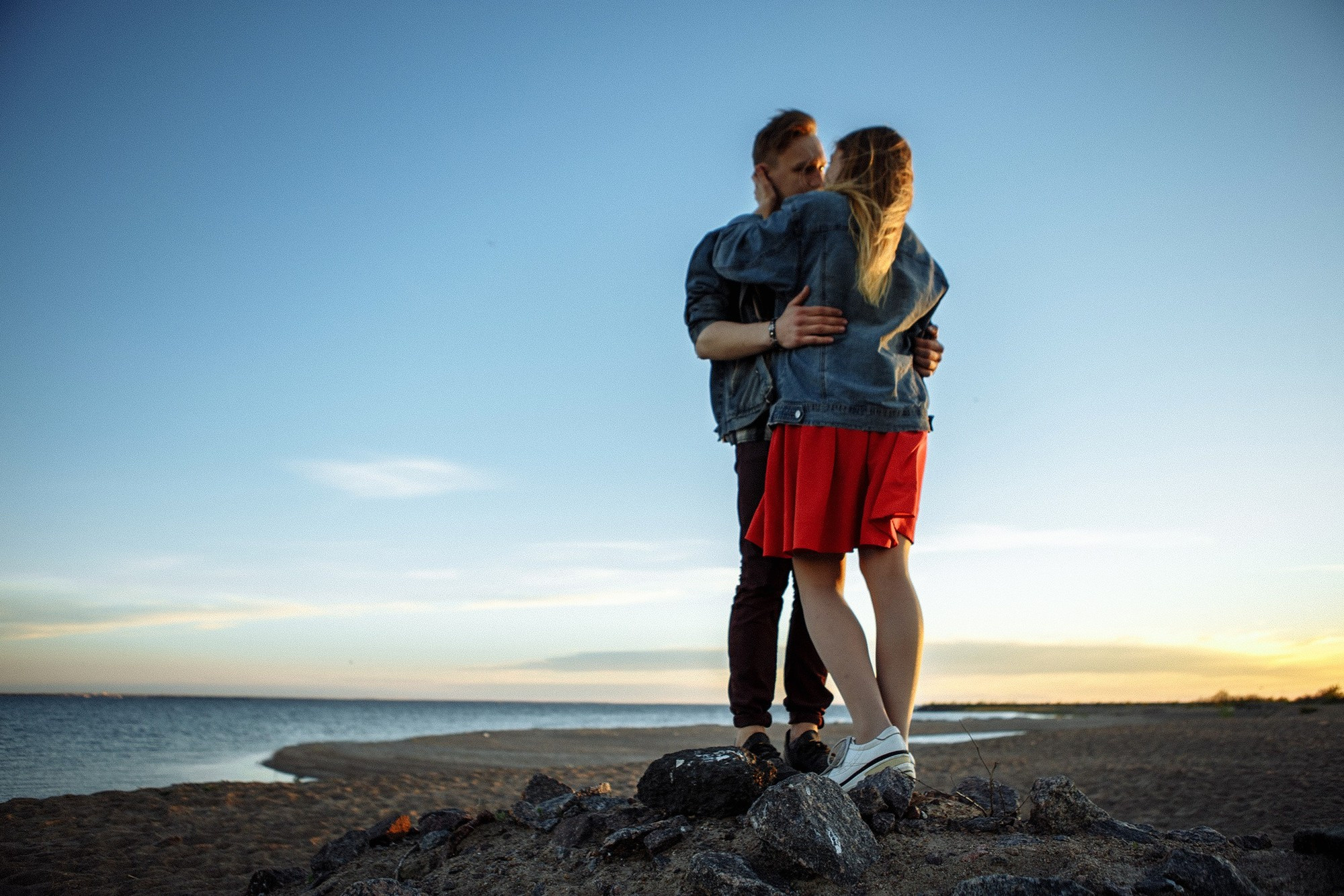 Предсвадебная лавстори около гостиницы Прибалтийская