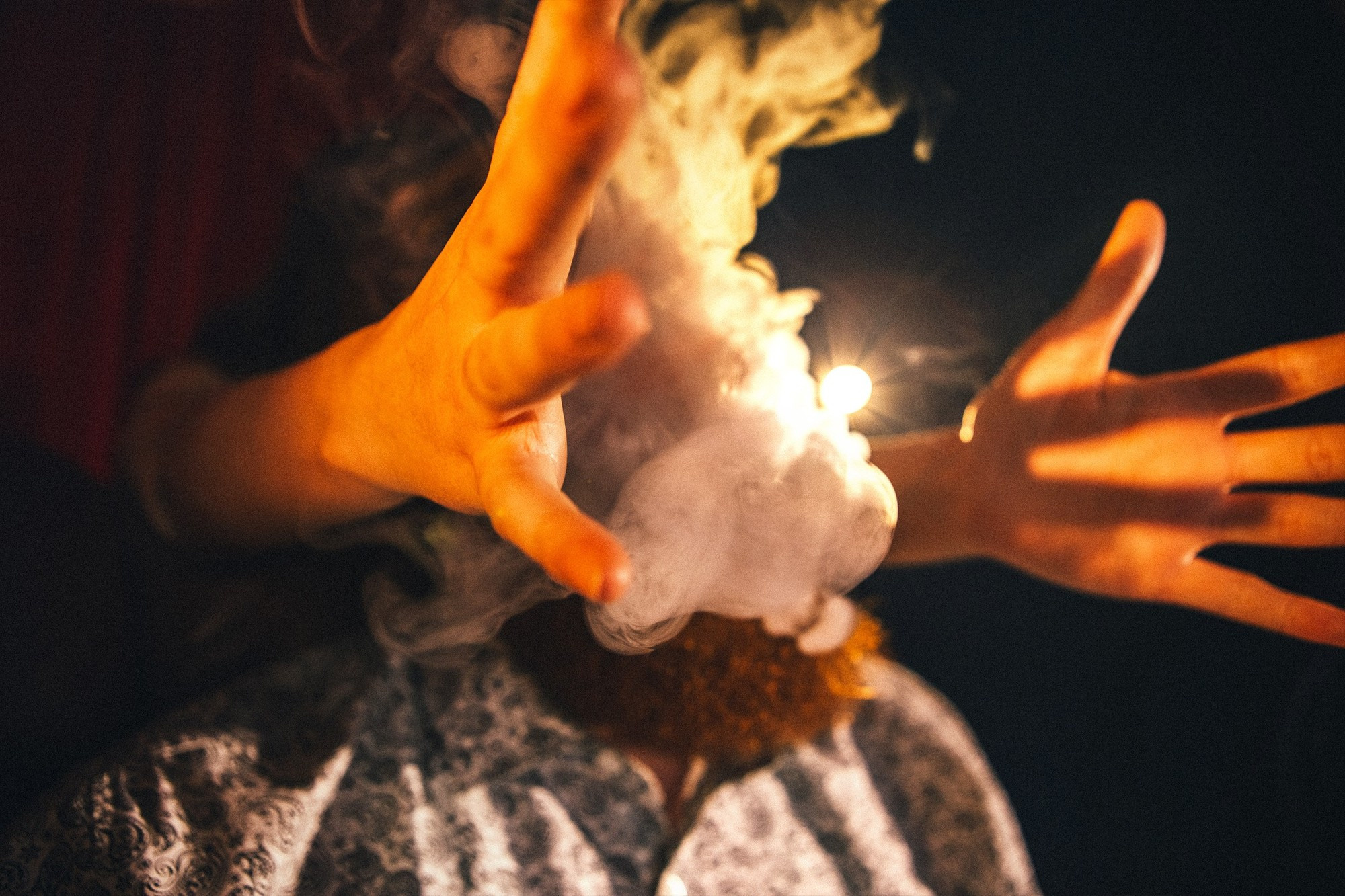 Студийная съемка лавстори стильных ребят