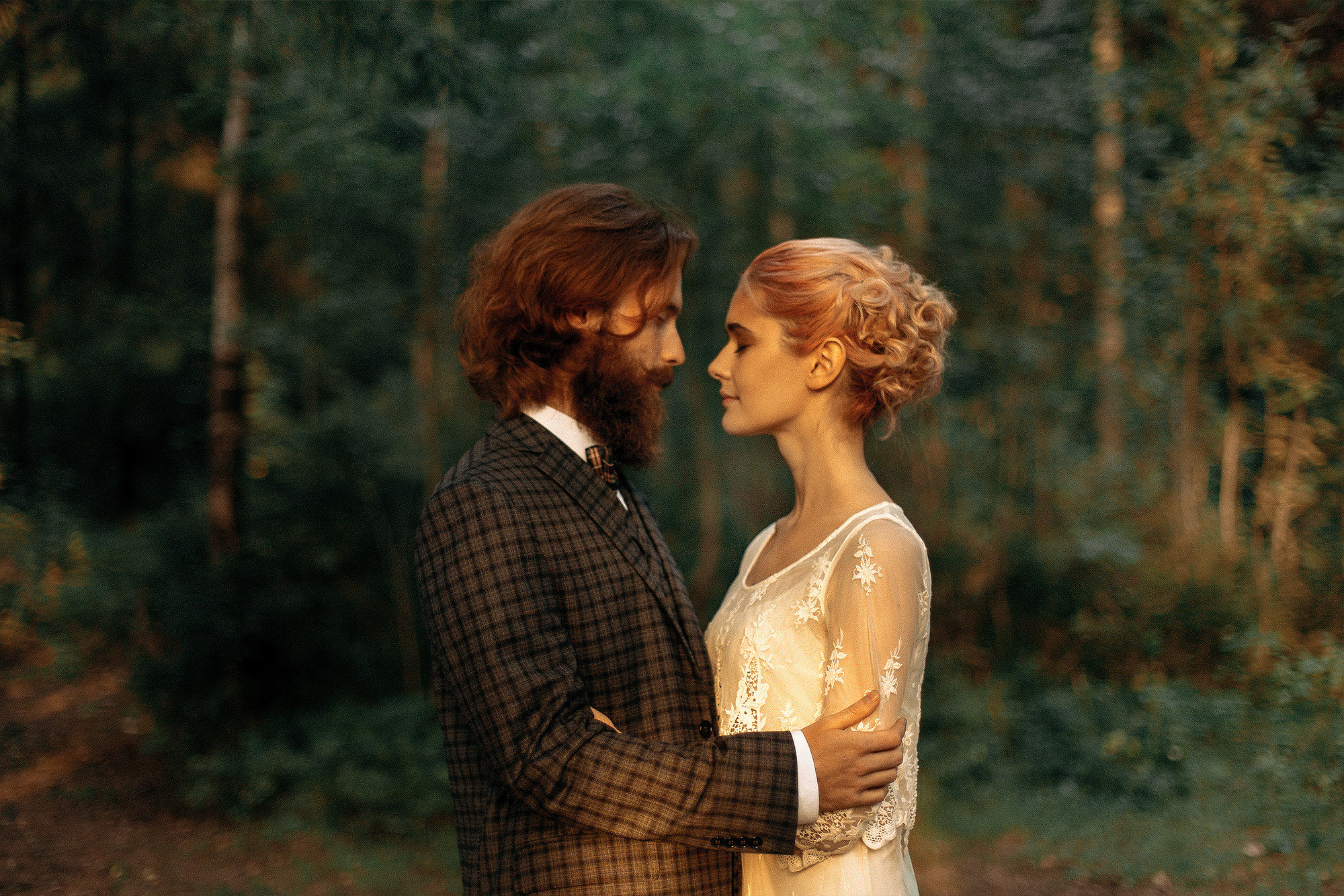 Атмосферная фотосессия о любви, лавстори на природе