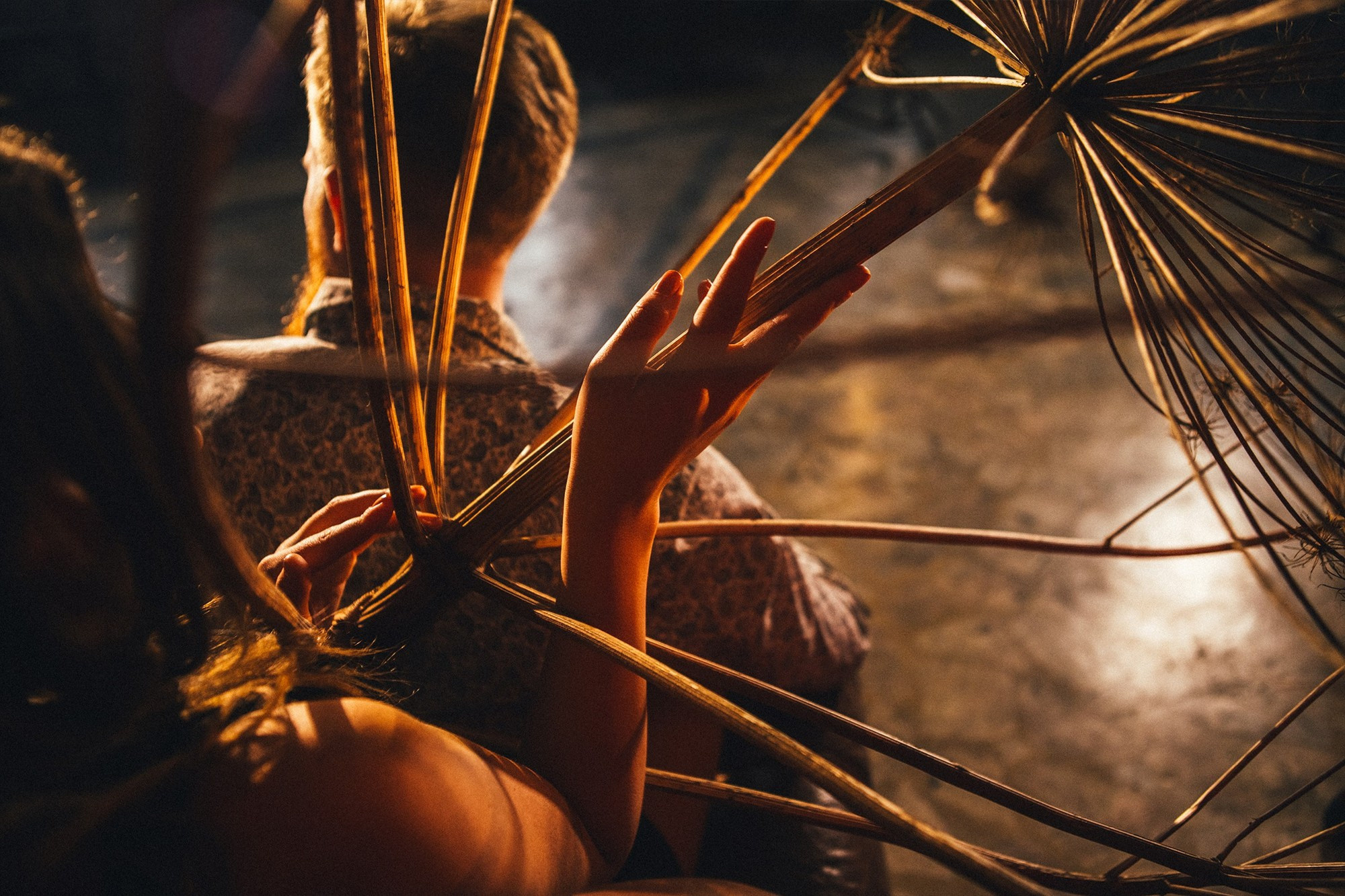 Студийная съемка лавстори стильных ребят