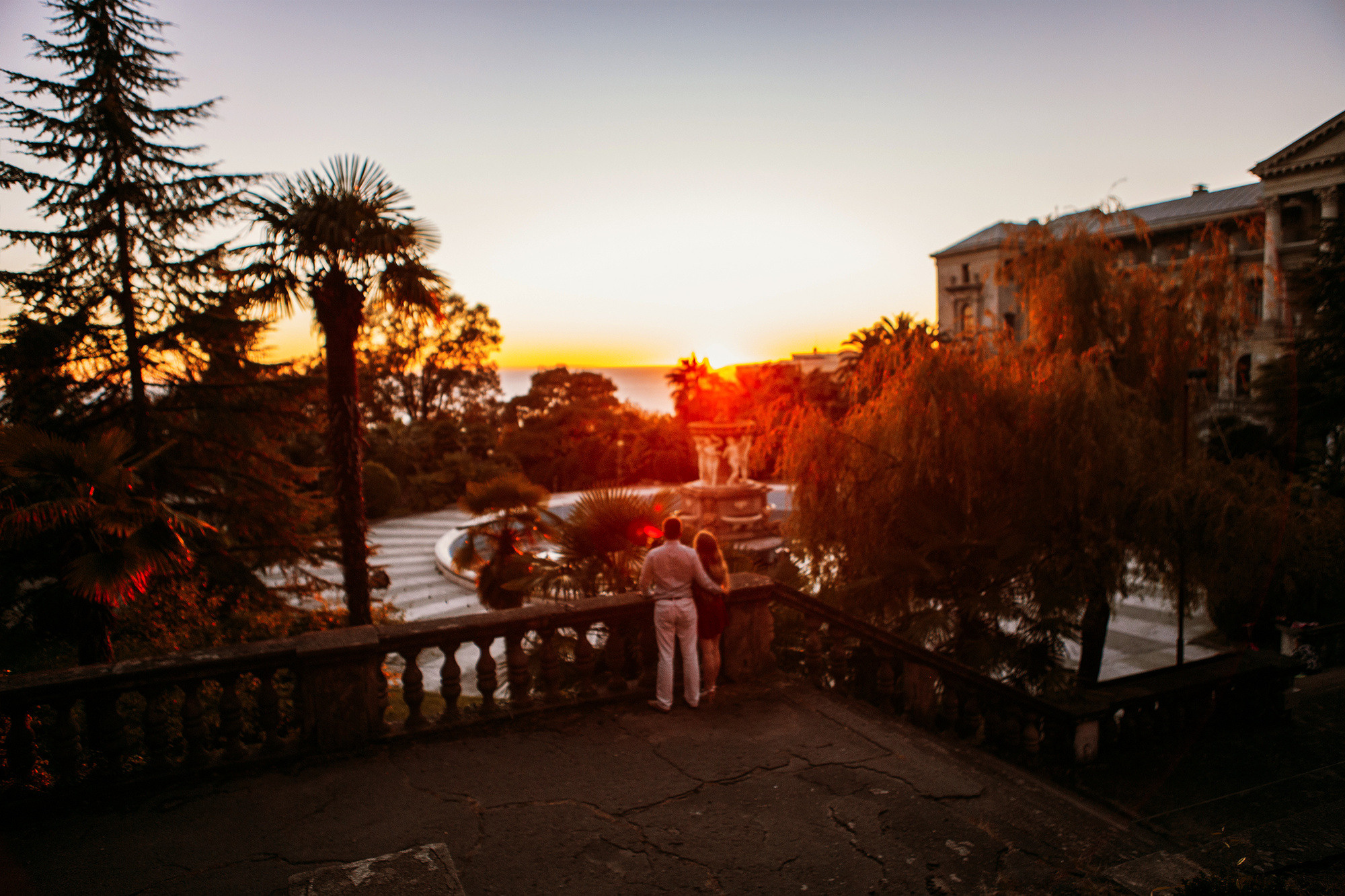 Лавстори в Сочи около заброшенного санатория Орджоникидзе