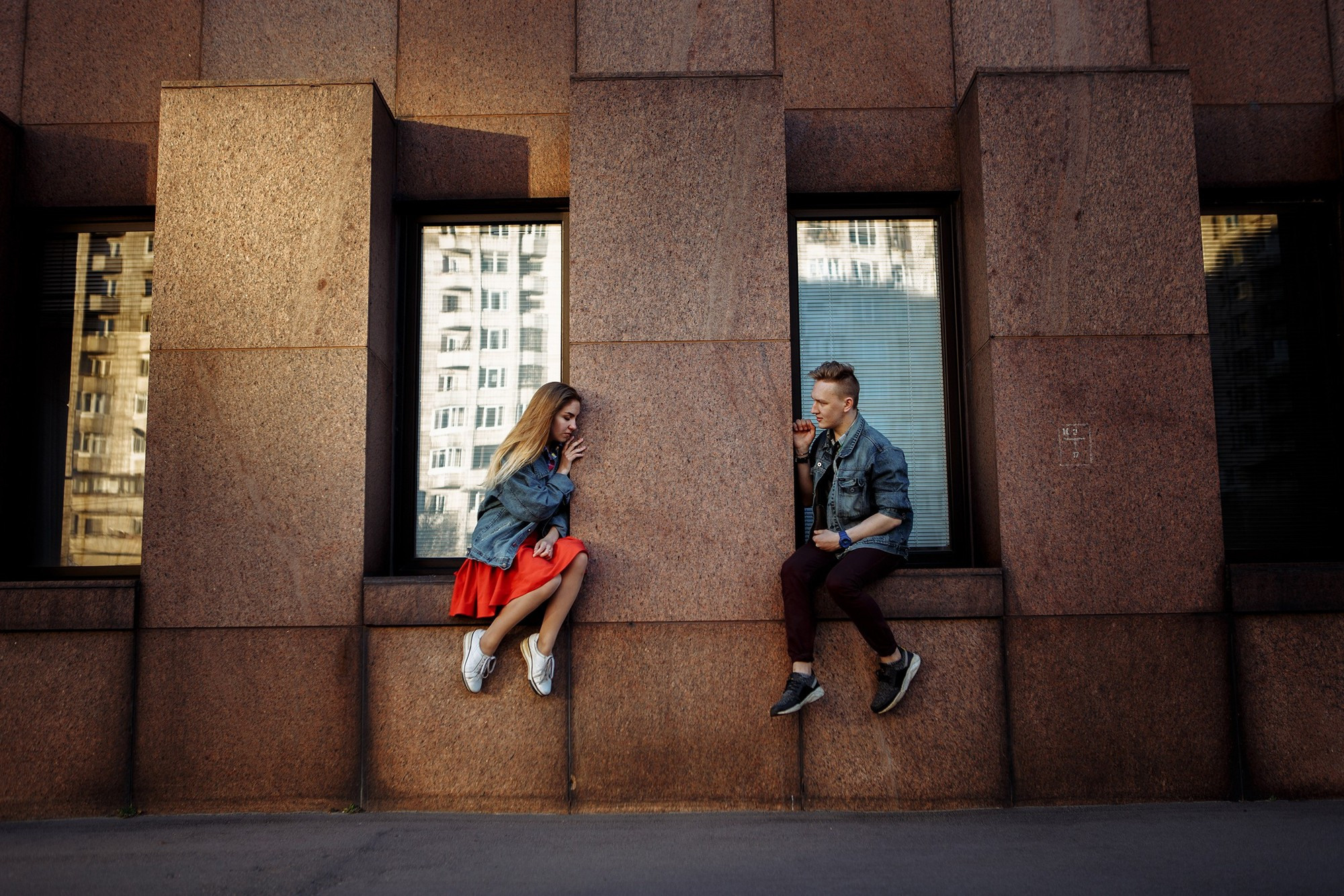 Предсвадебная лавстори около гостиницы Прибалтийская