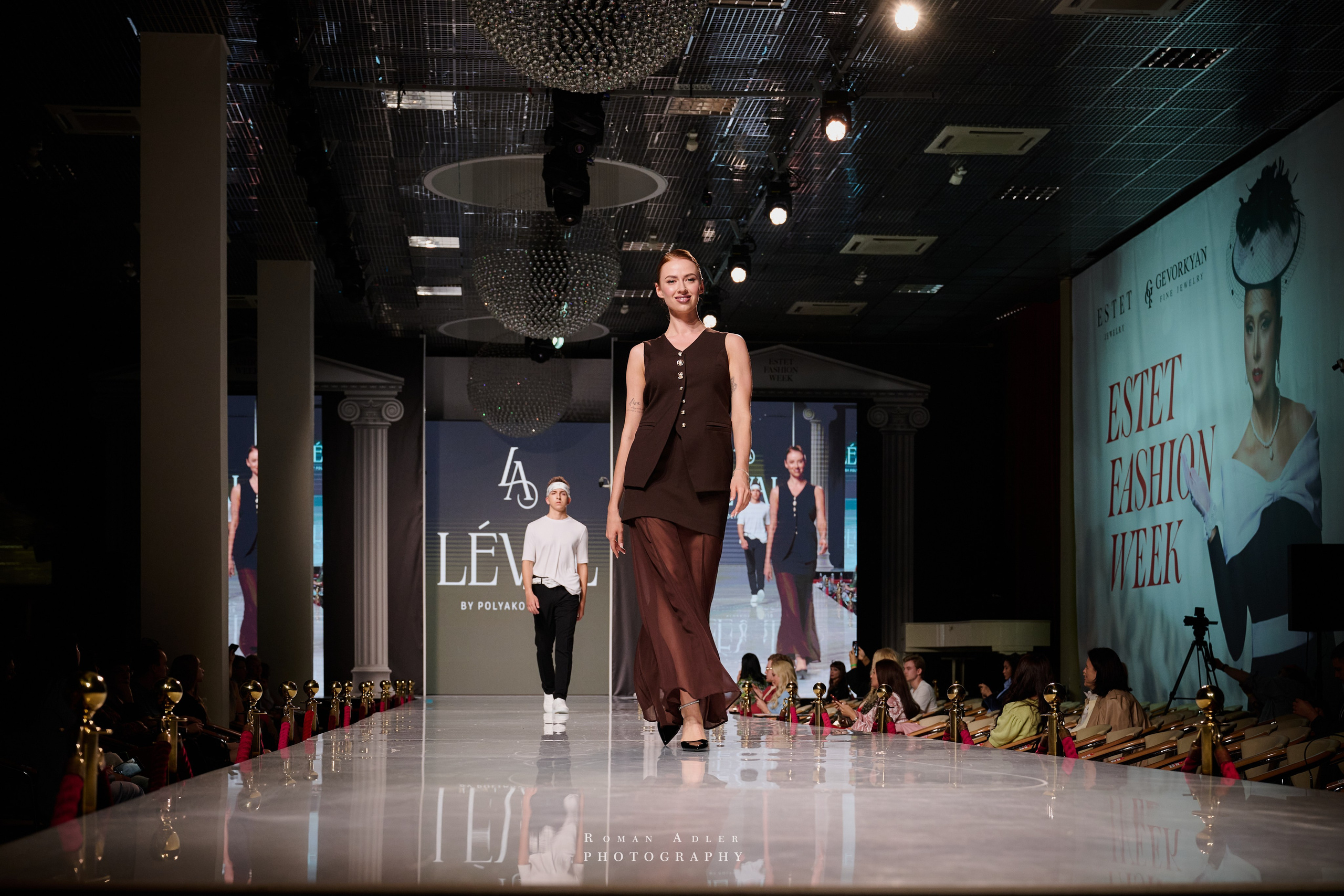 ESTET FASHION WEEK ВЕСНА — 2025. Фотограф Роман Адлер